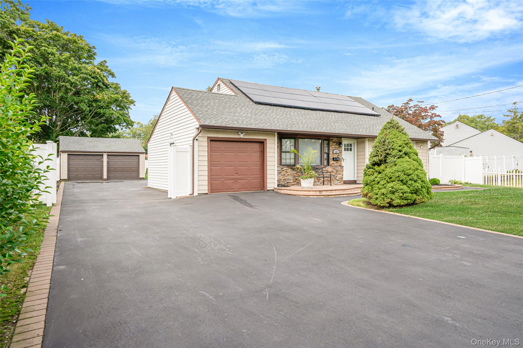 14 Dartmouth Drive, Bay Shore, NY 11706