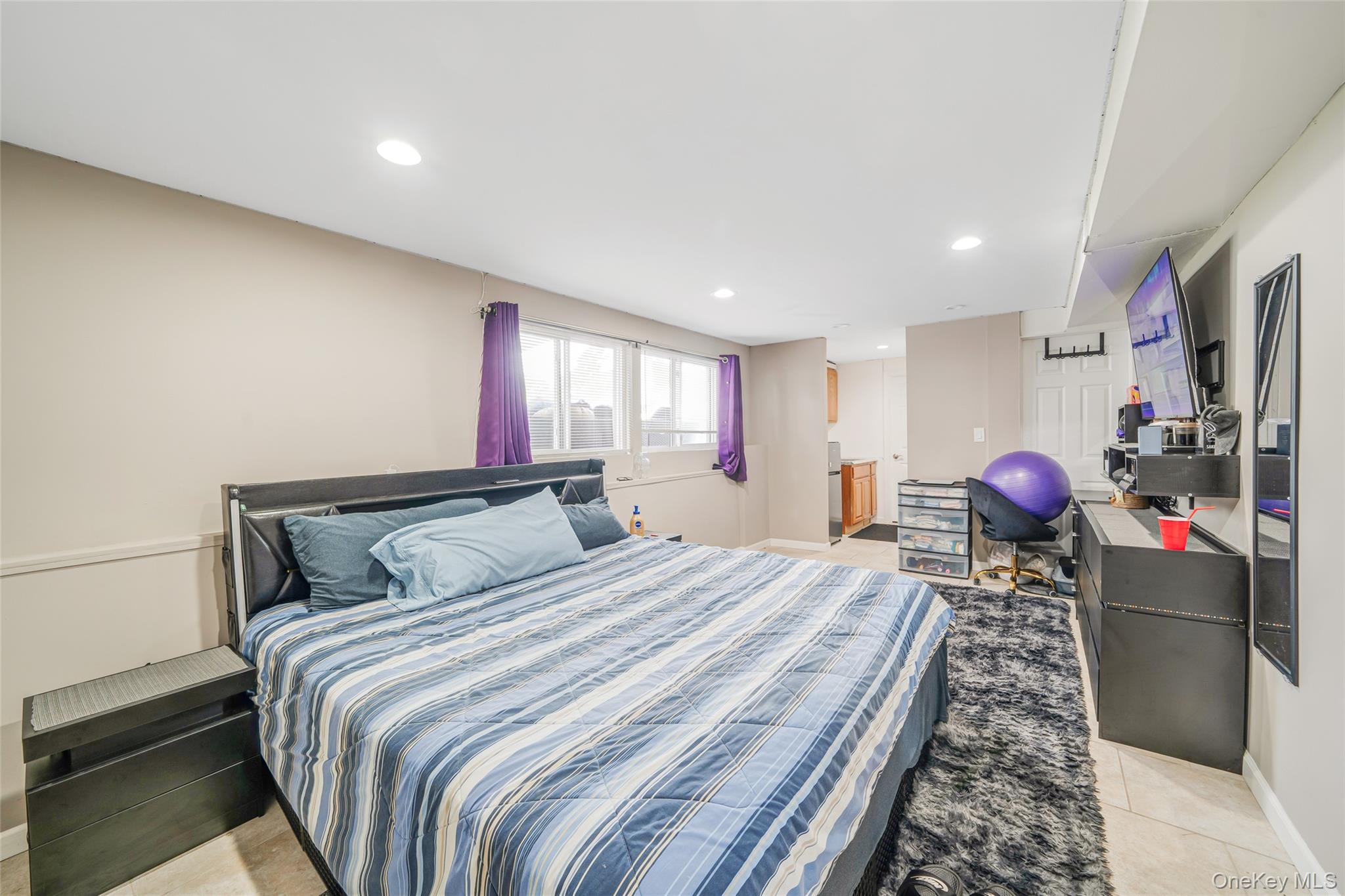 14 Dartmouth Drive, Bay Shore, NY 11706