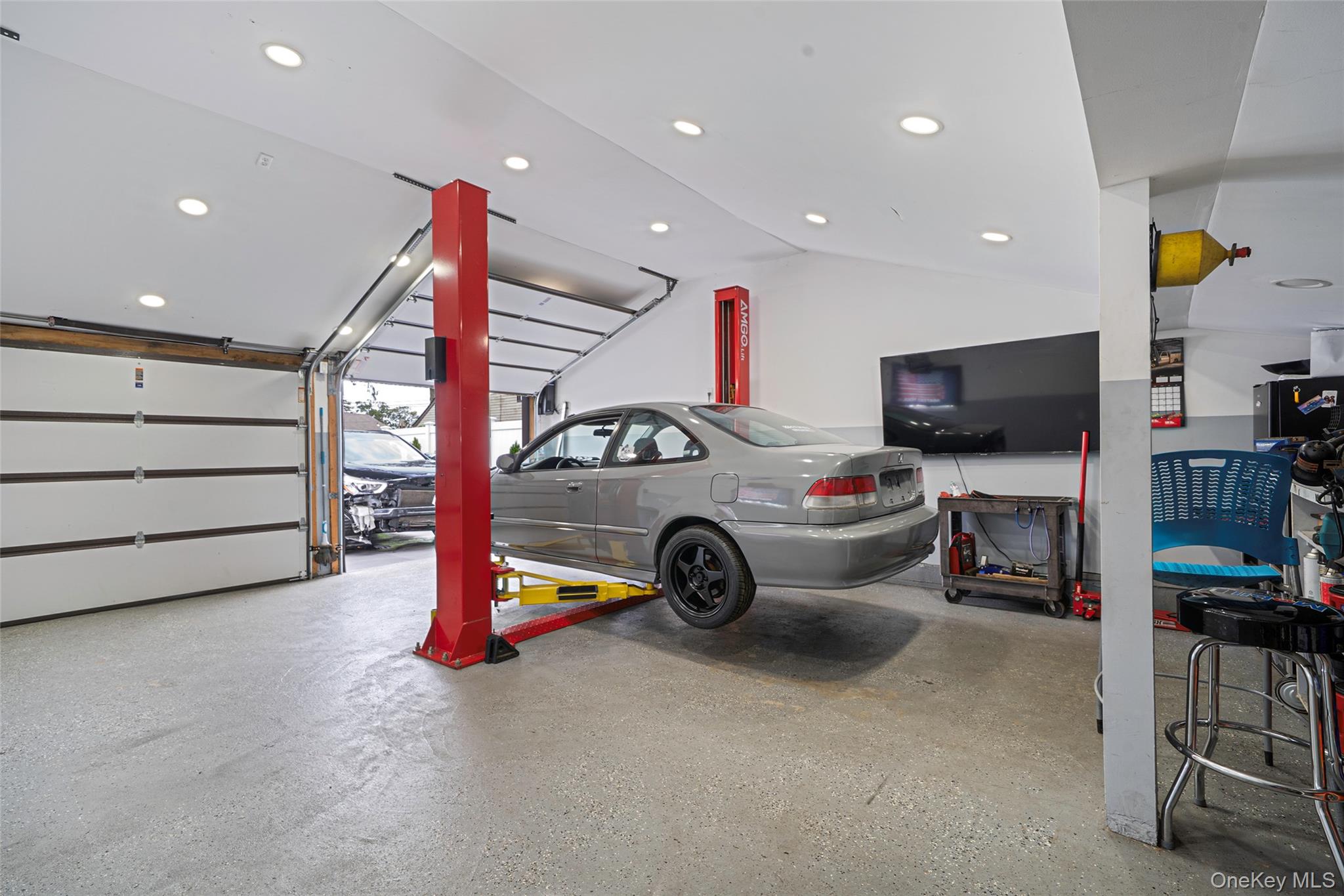 14 Dartmouth Drive, Bay Shore, NY 11706