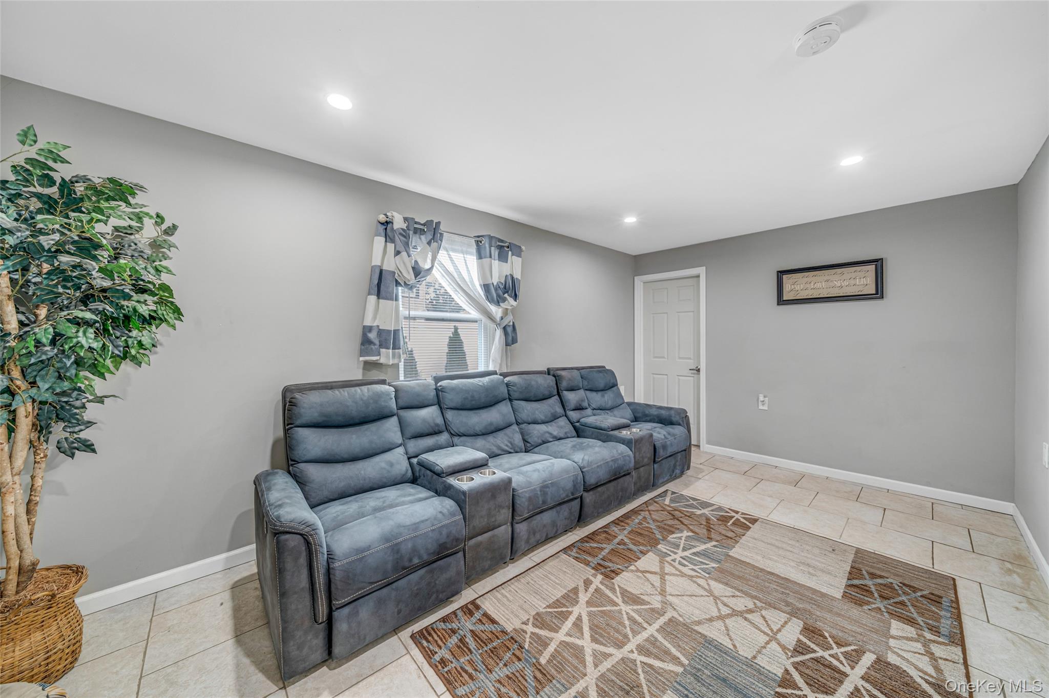 14 Dartmouth Drive, Bay Shore, NY 11706