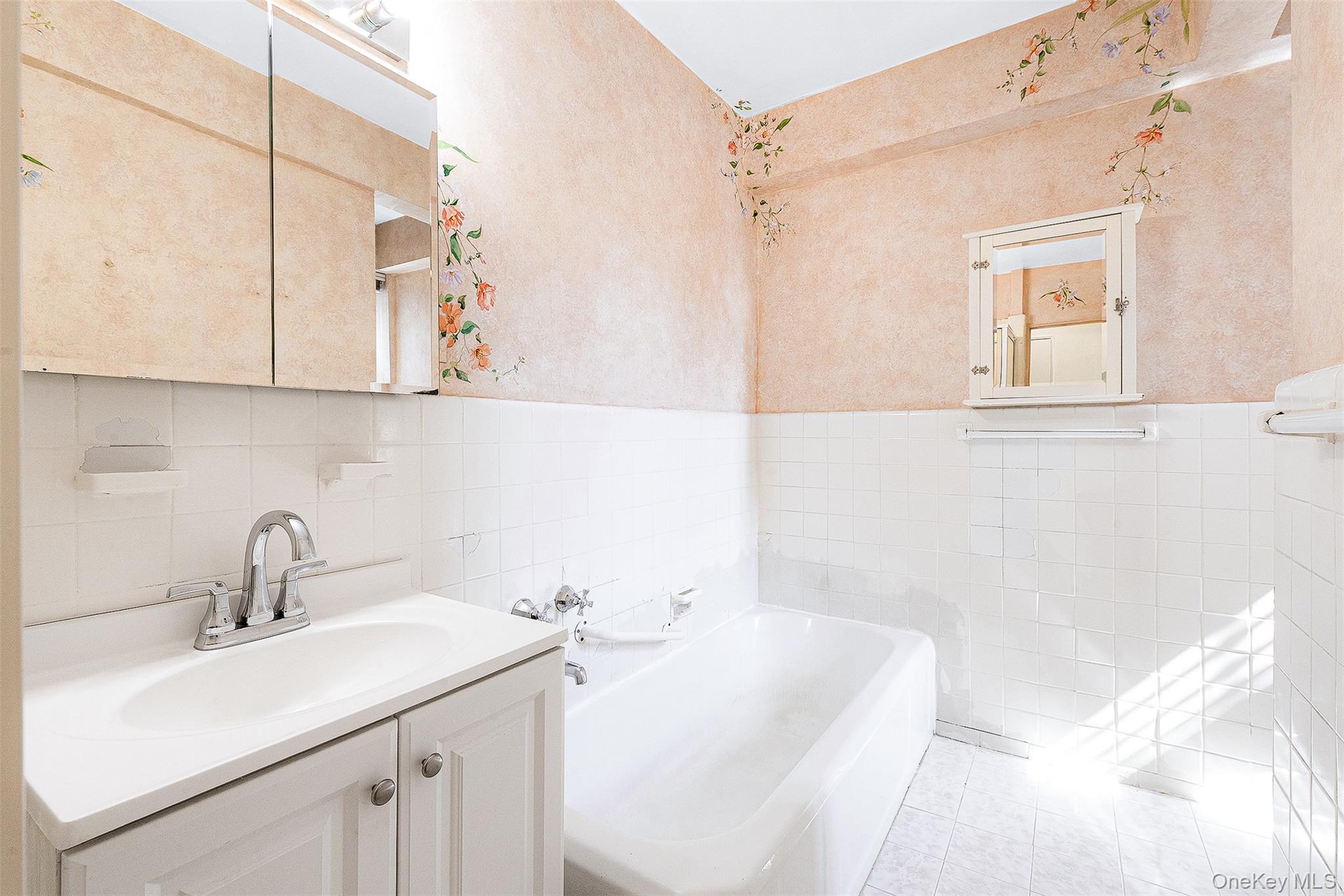 67-66 108th Street # D/37, Forest Hills, NY 11375