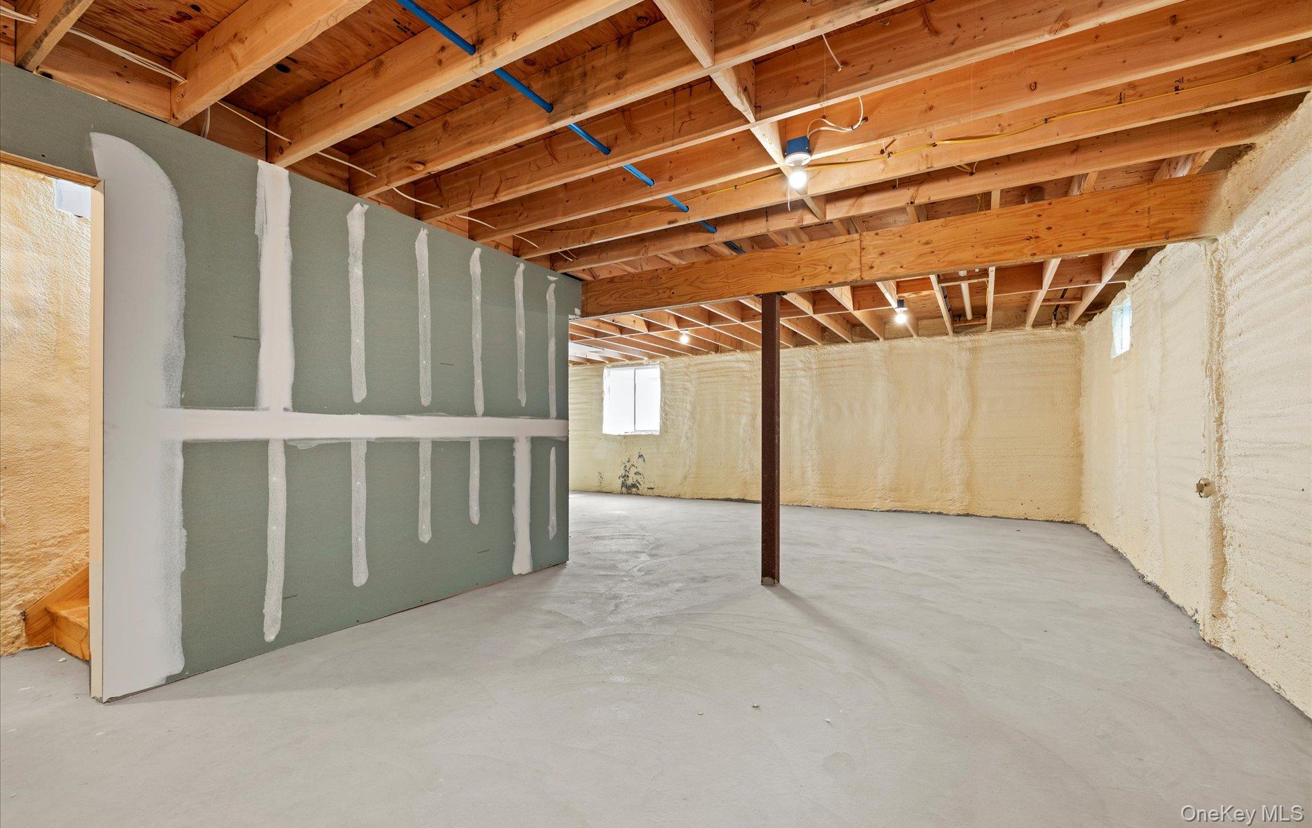 87 Beechwood Avenue, Roosevelt, NY 11575