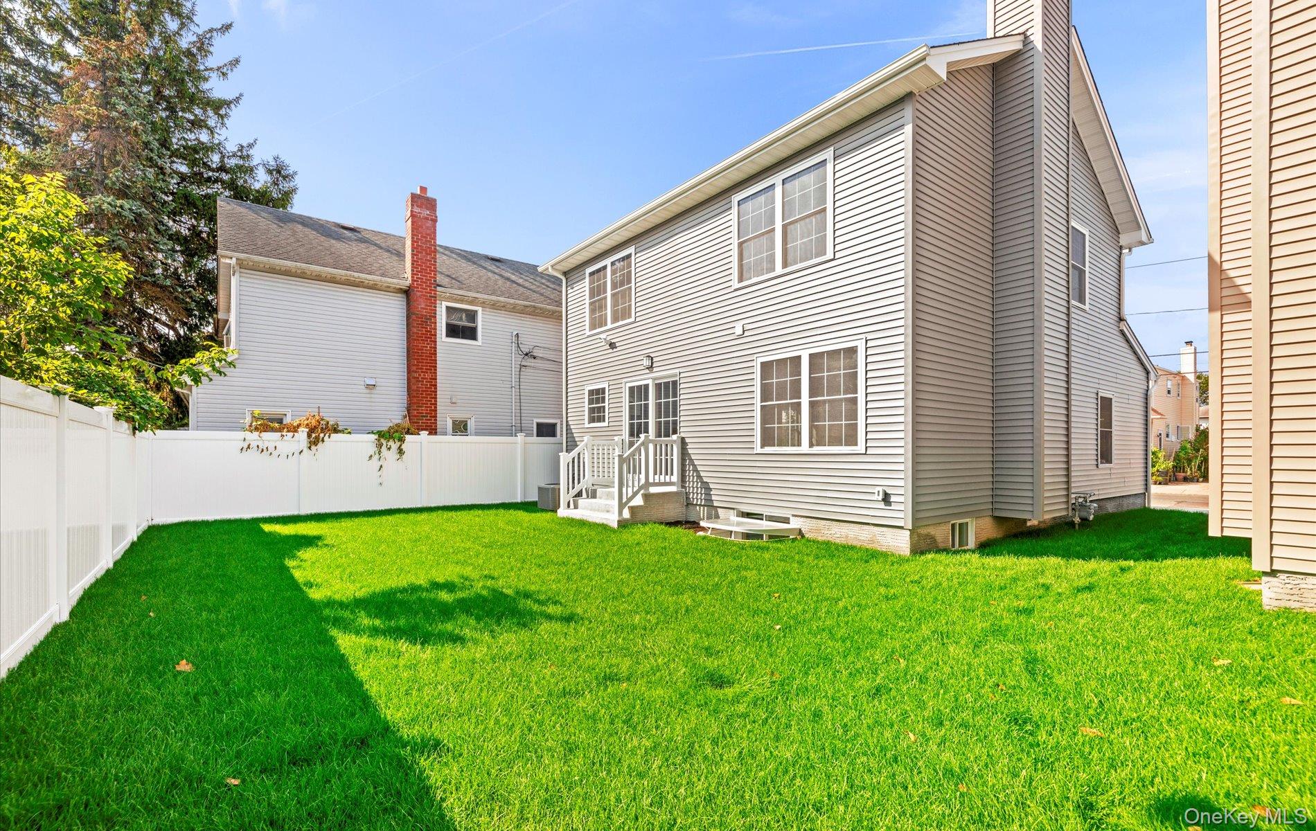 87 Beechwood Avenue, Roosevelt, NY 11575