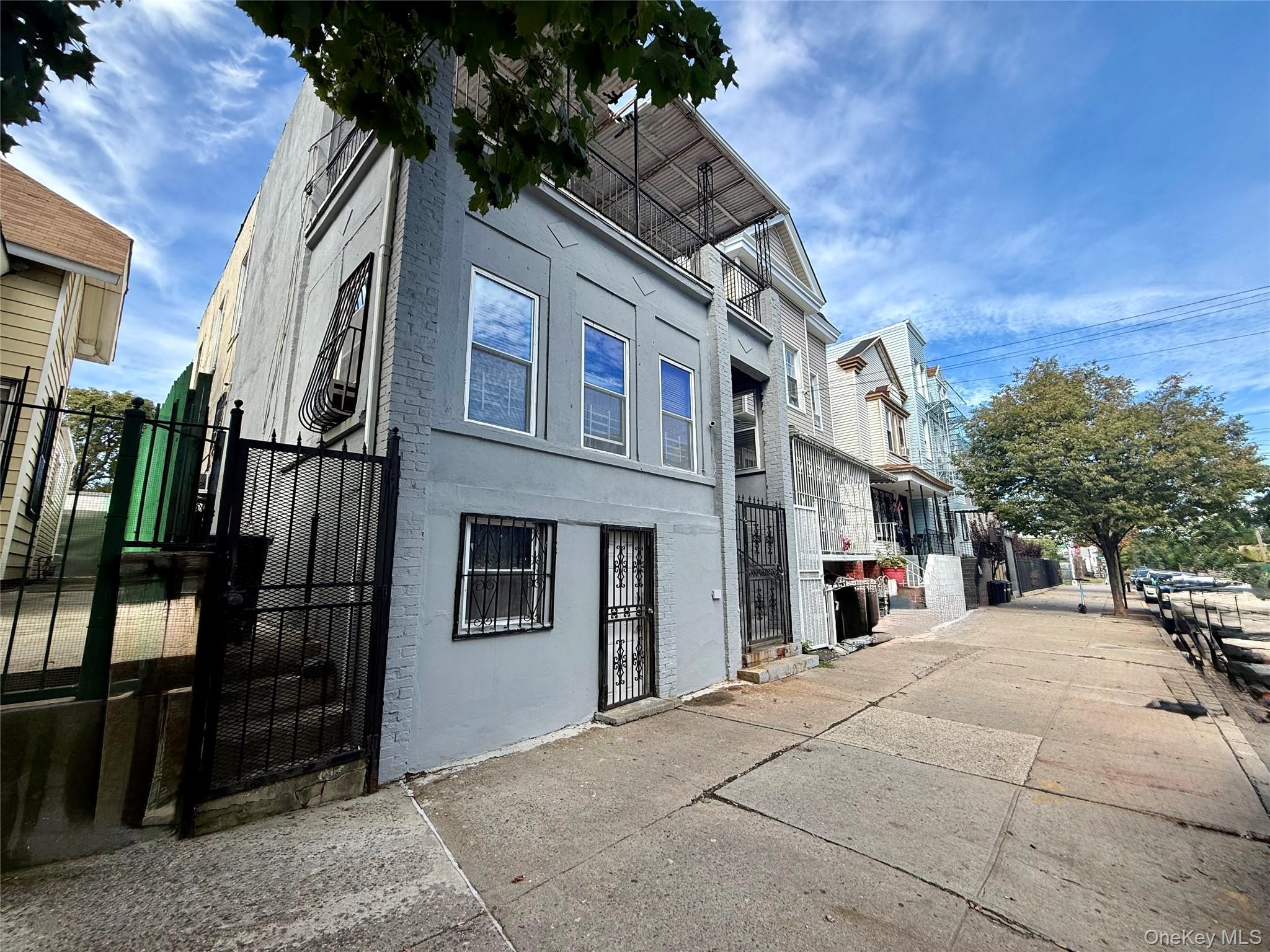 1347 Taylor Avenue, Bronx, NY 10472
