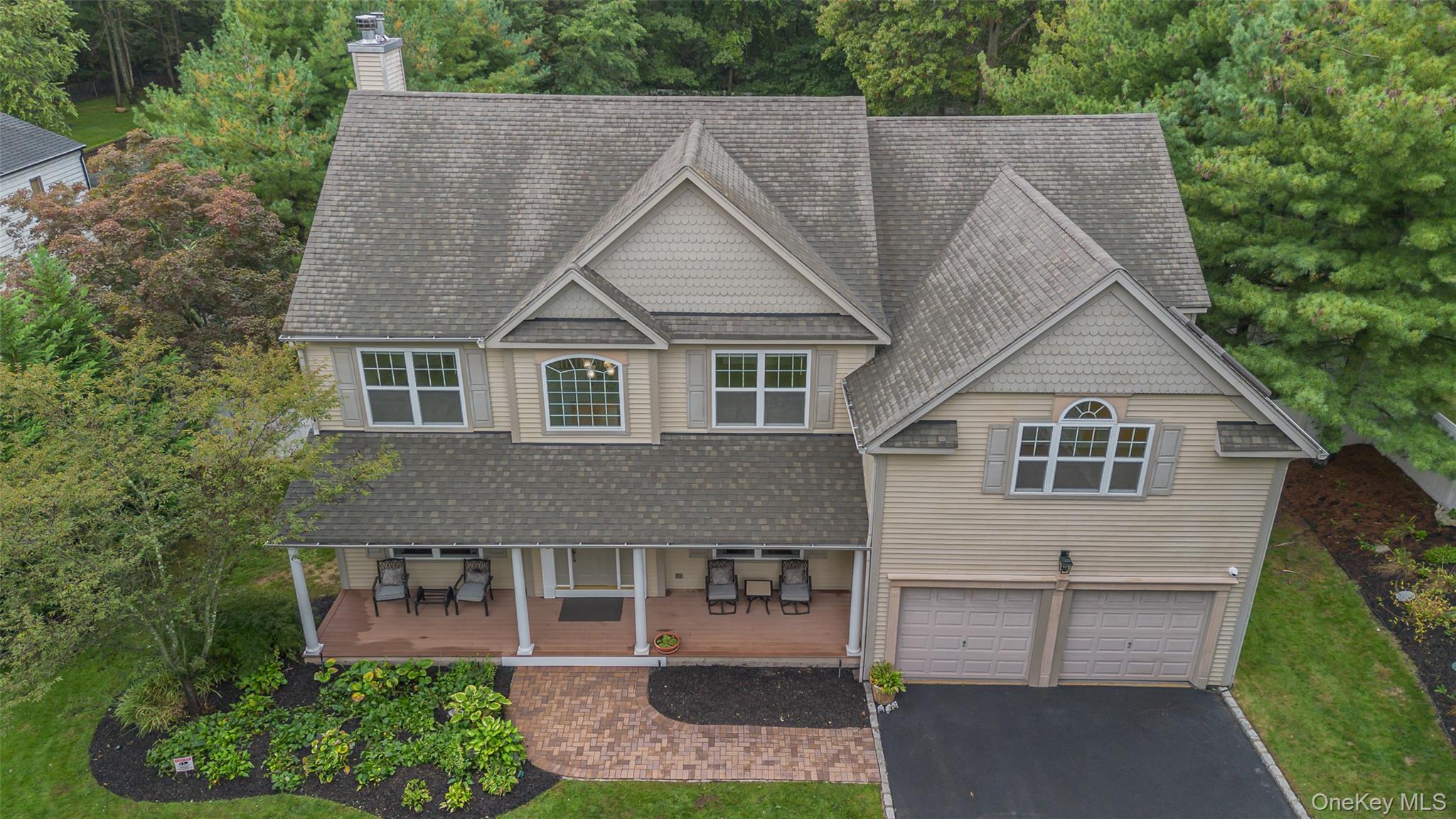 126 Roosevelt Boulevard, Hauppauge, NY 11788