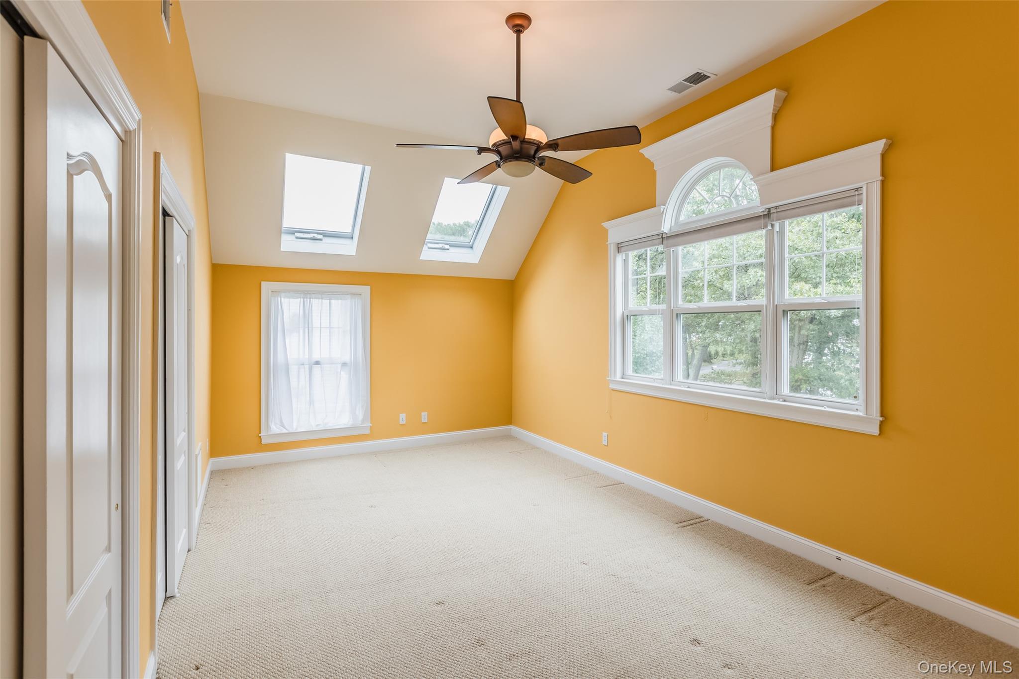 126 Roosevelt Boulevard, Hauppauge, NY 11788