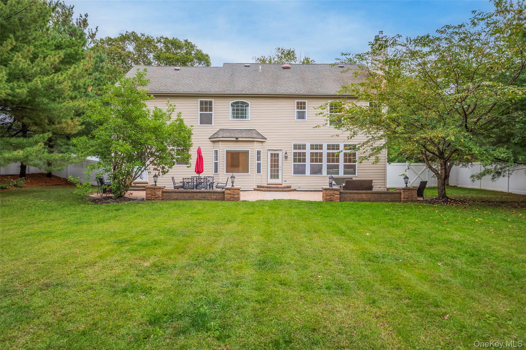 126 Roosevelt Boulevard, Hauppauge, NY 11788