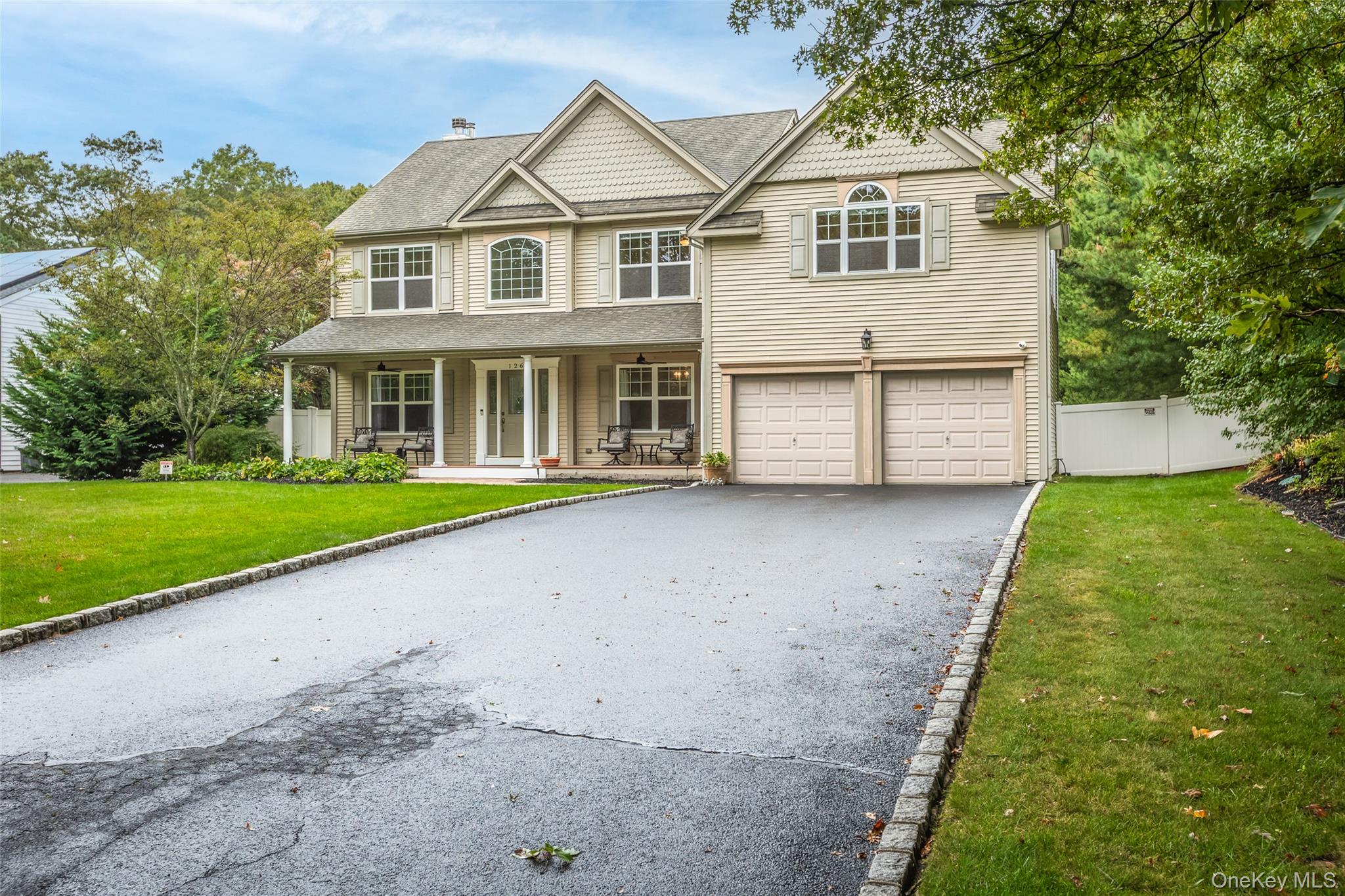 126 Roosevelt Boulevard, Hauppauge, NY 11788