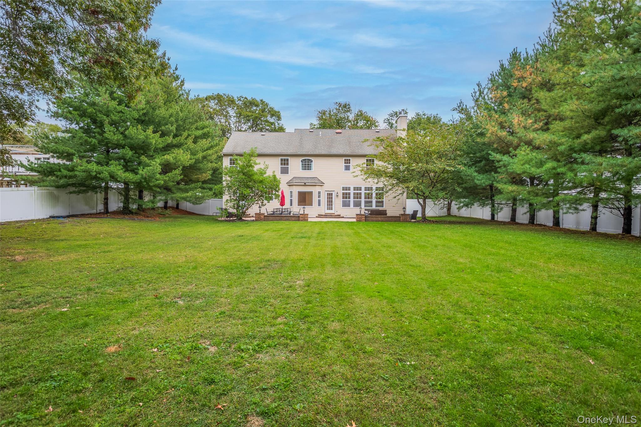 126 Roosevelt Boulevard, Hauppauge, NY 11788