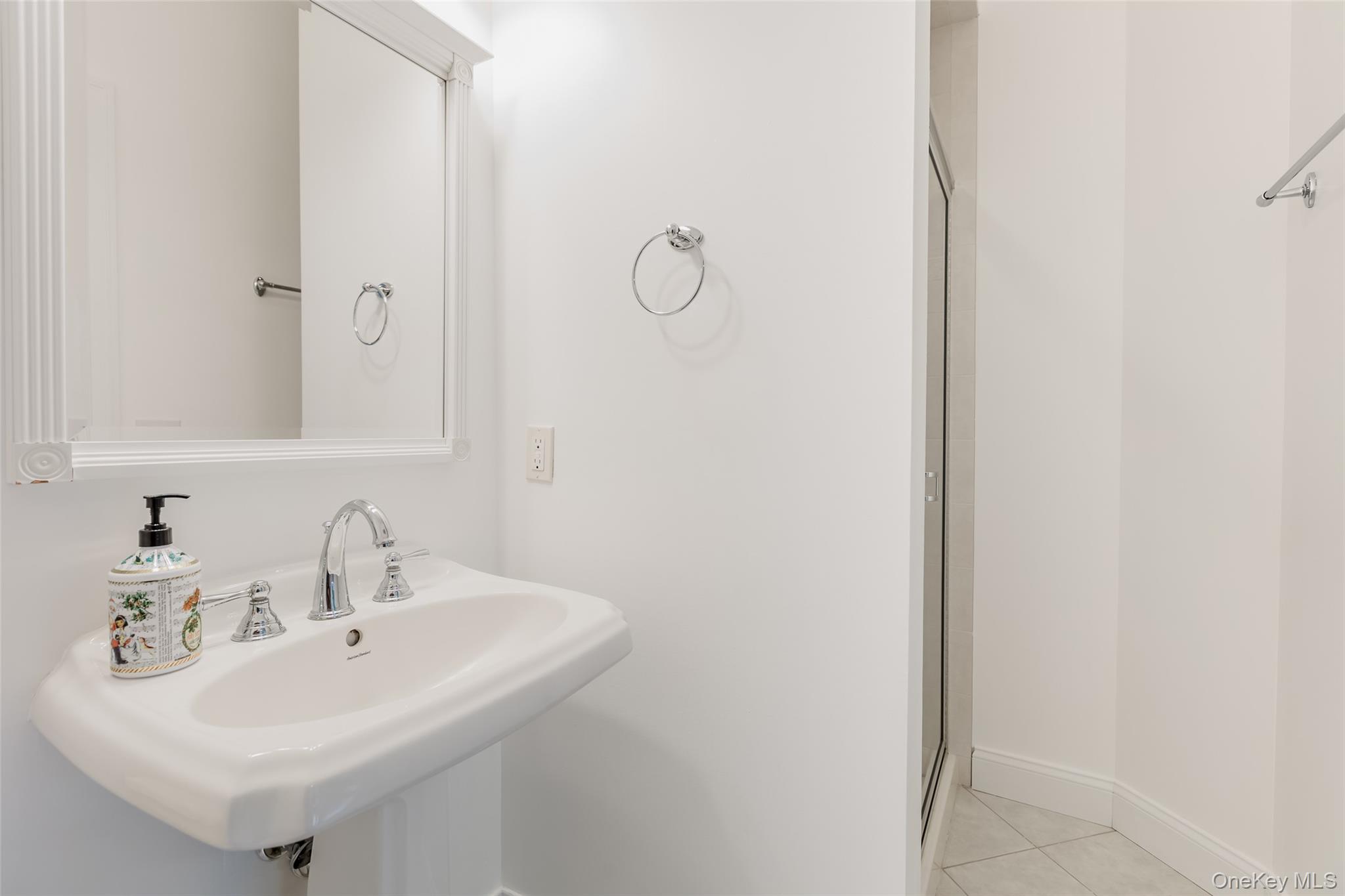 126 Roosevelt Boulevard, Hauppauge, NY 11788