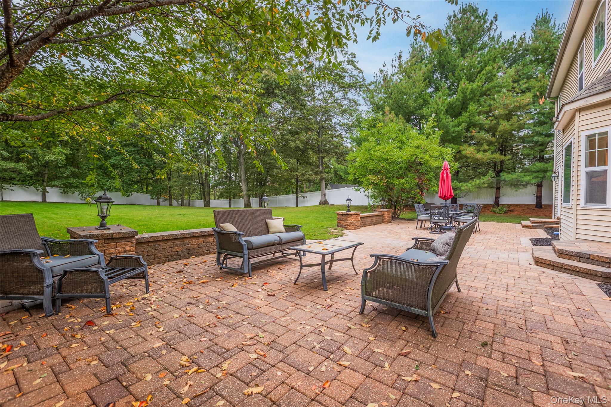 126 Roosevelt Boulevard, Hauppauge, NY 11788