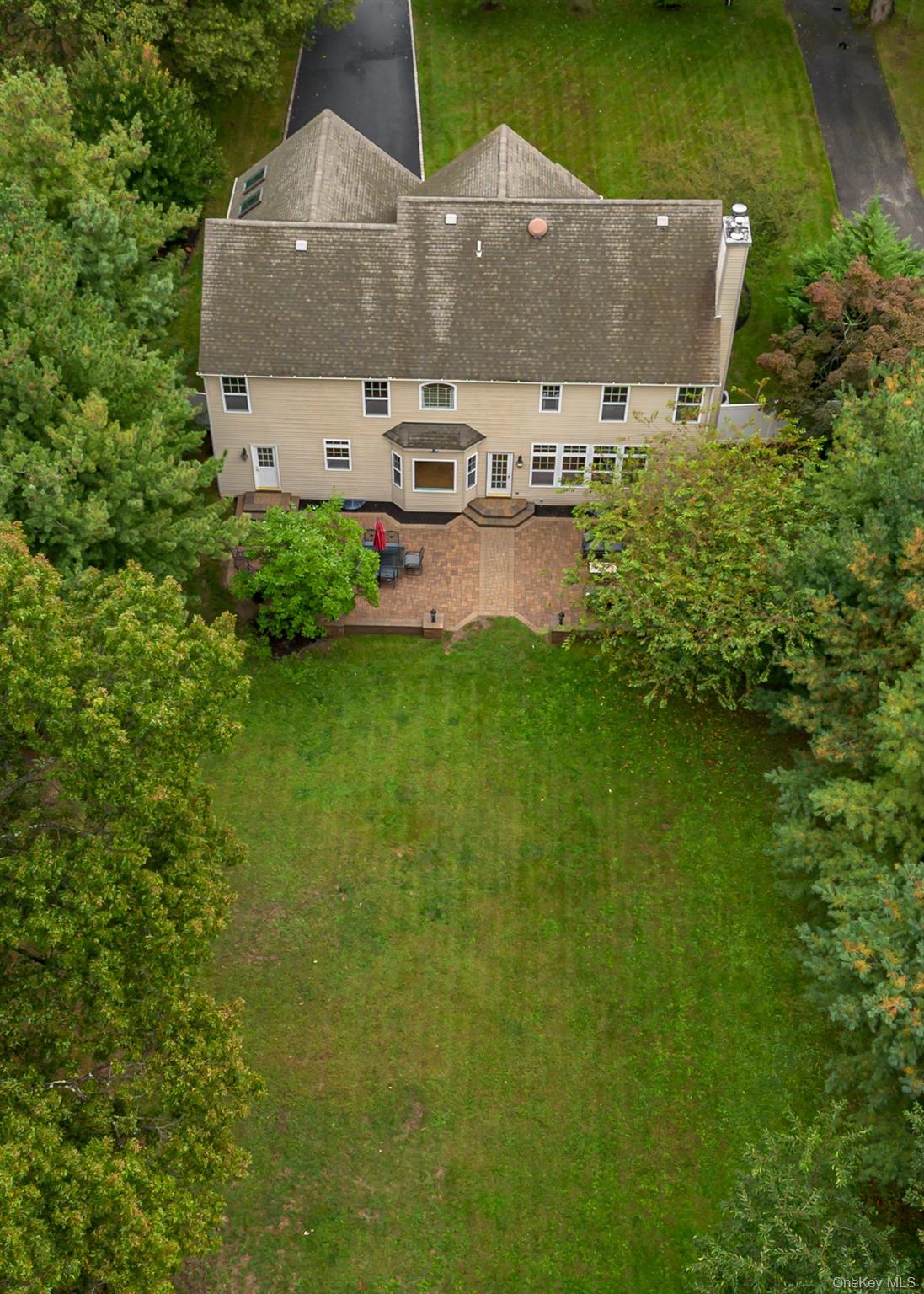 126 Roosevelt Boulevard, Hauppauge, NY 11788