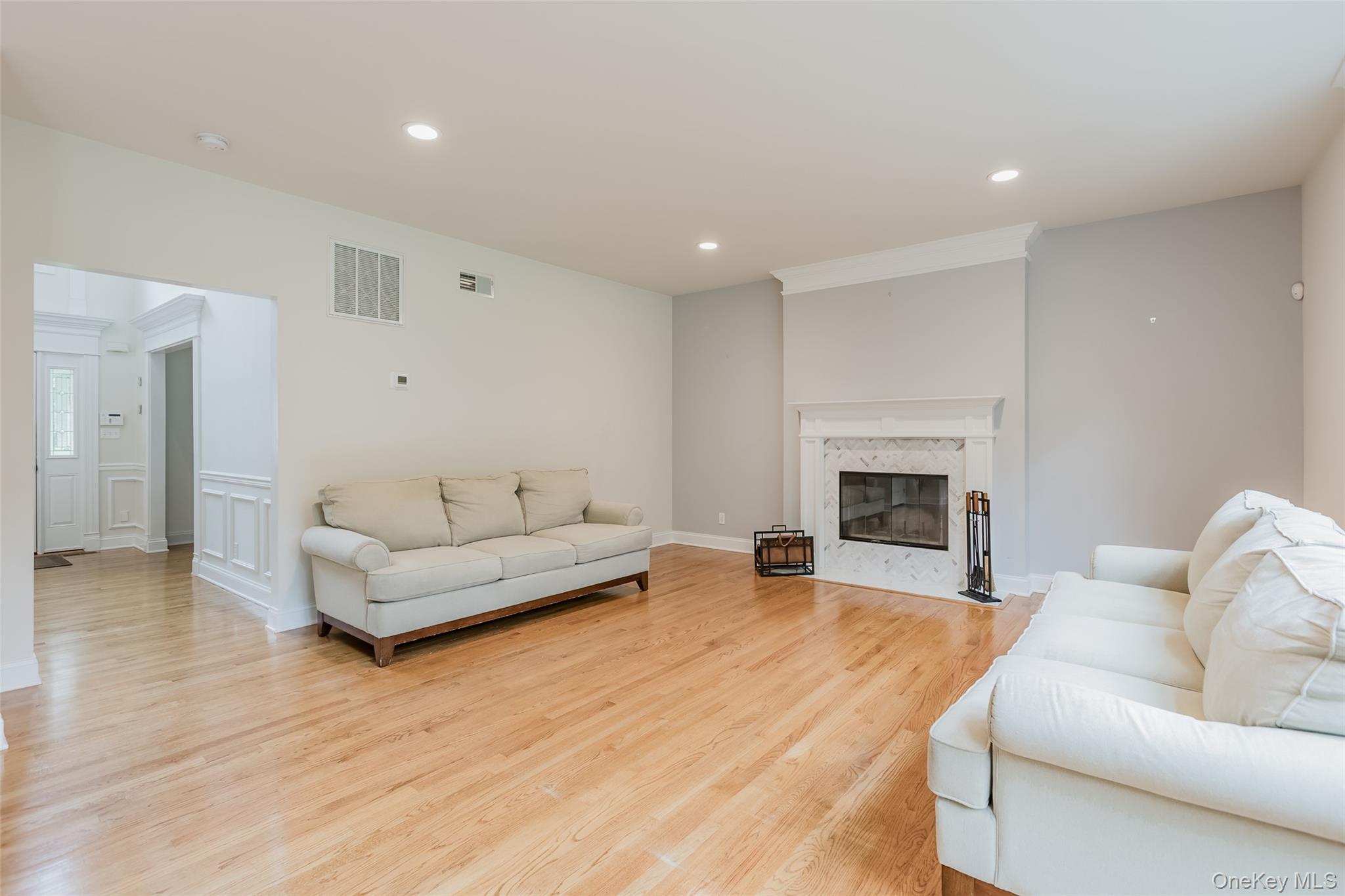 126 Roosevelt Boulevard, Hauppauge, NY 11788