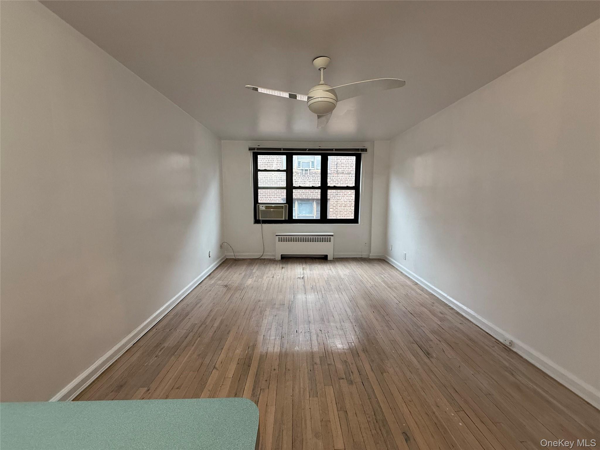 15 Canterbury Road # D13, Great Neck, NY 11021