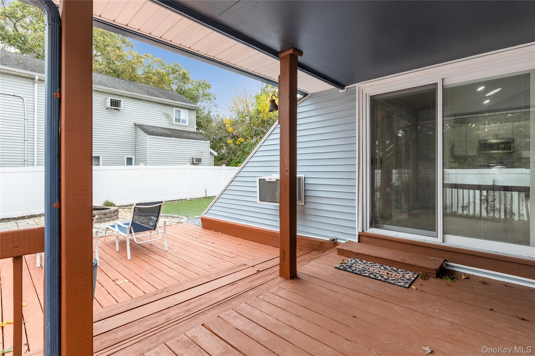 348 Hauser Avenue, Holbrook, NY 11741