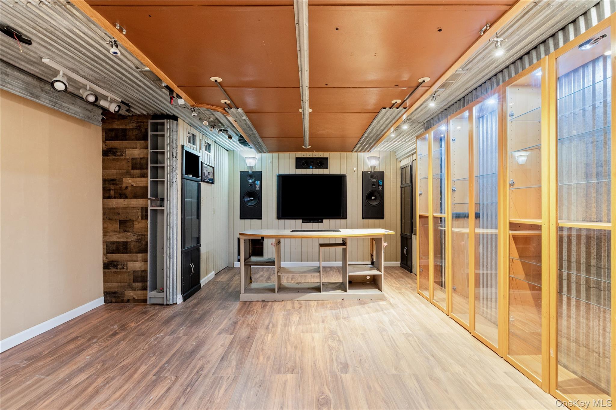 348 Hauser Avenue, Holbrook, NY 11741