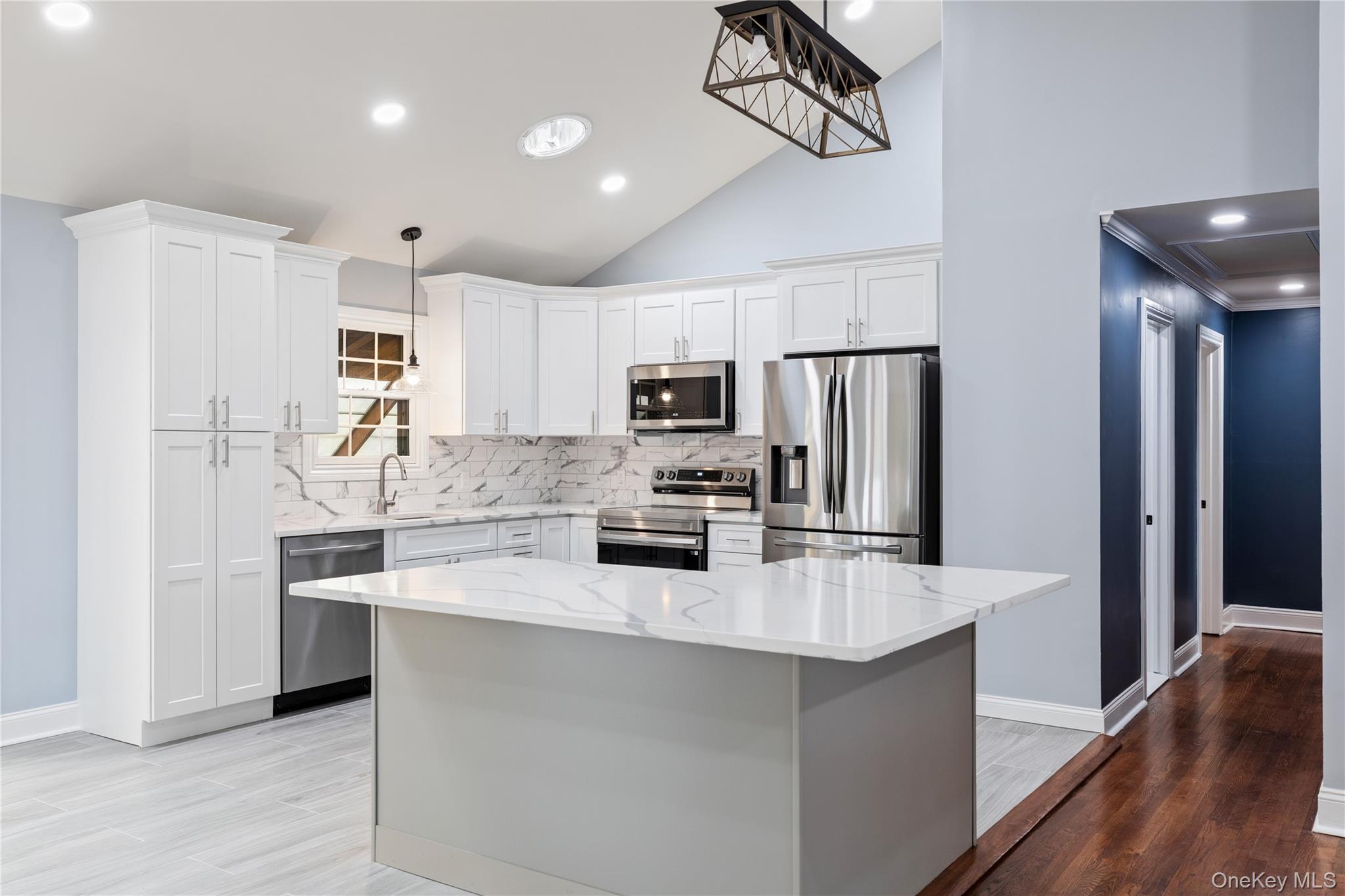 348 Hauser Avenue, Holbrook, NY 11741