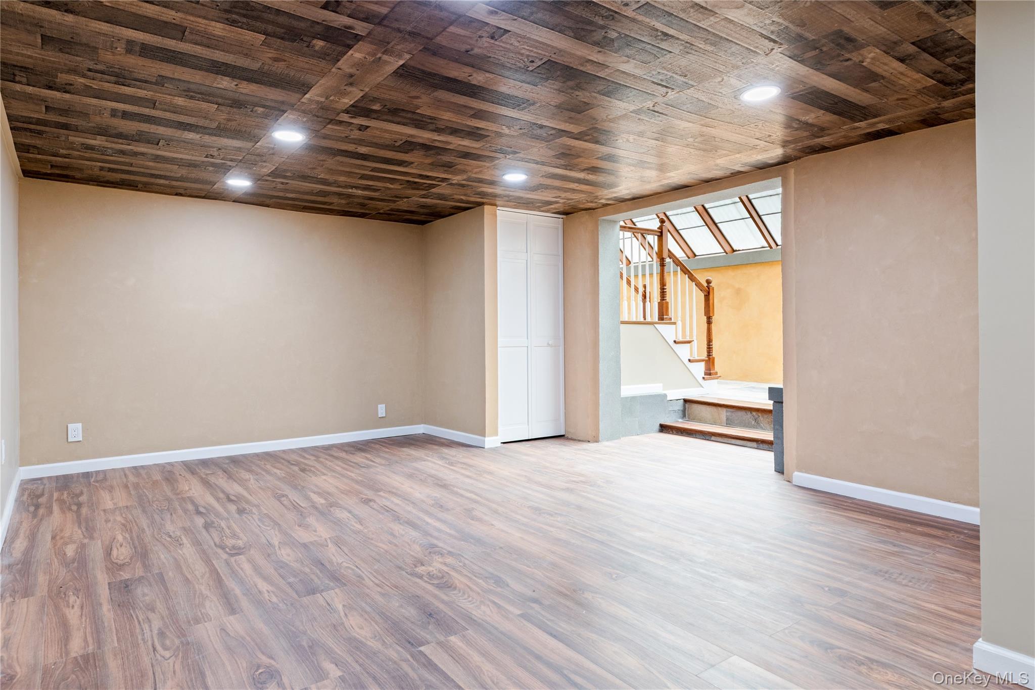 348 Hauser Avenue, Holbrook, NY 11741