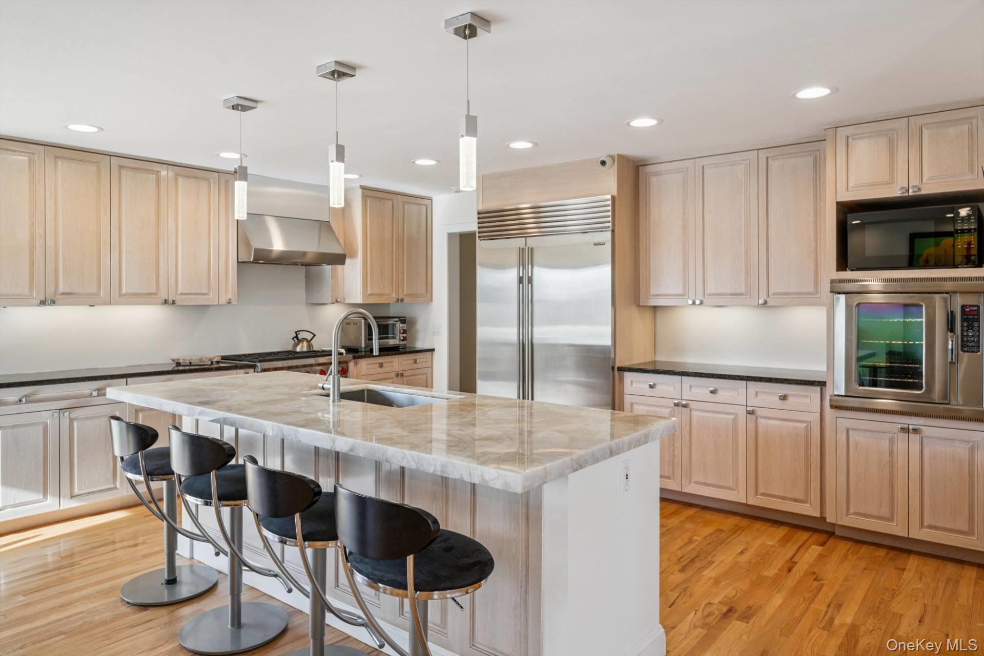 521 Dune Road, Westhampton Beach, NY 11978