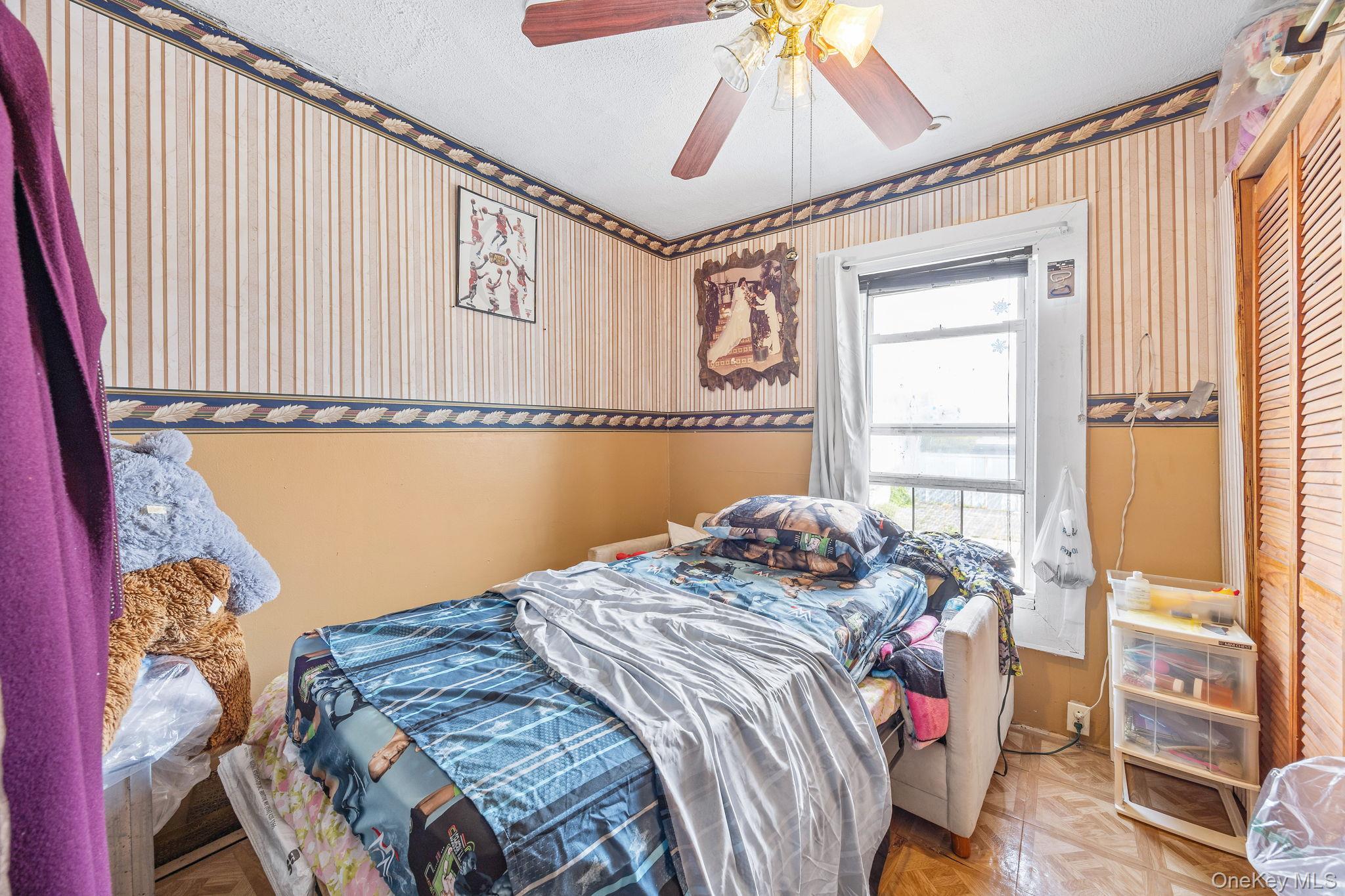 21 Thames Street, Brooklyn, NY 11206