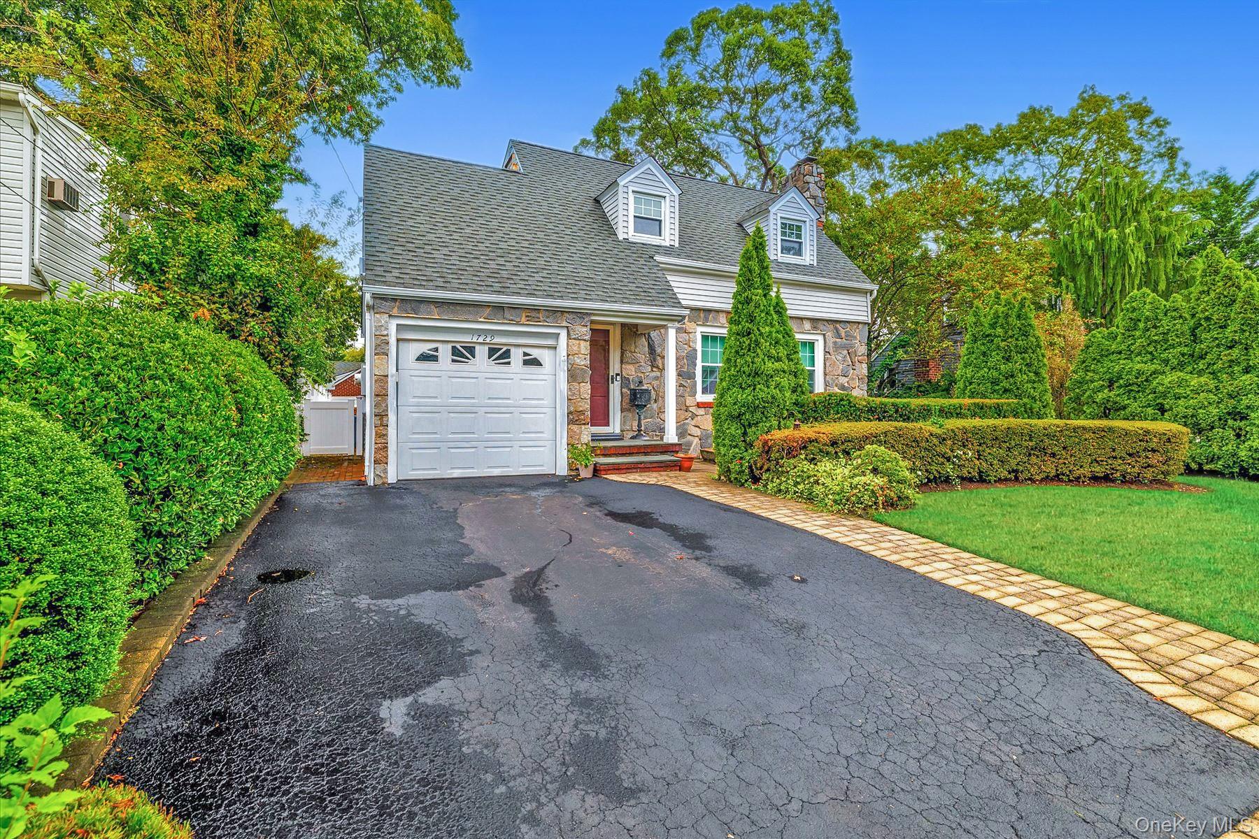 1729 Gormley Avenue, Merrick, NY 11566