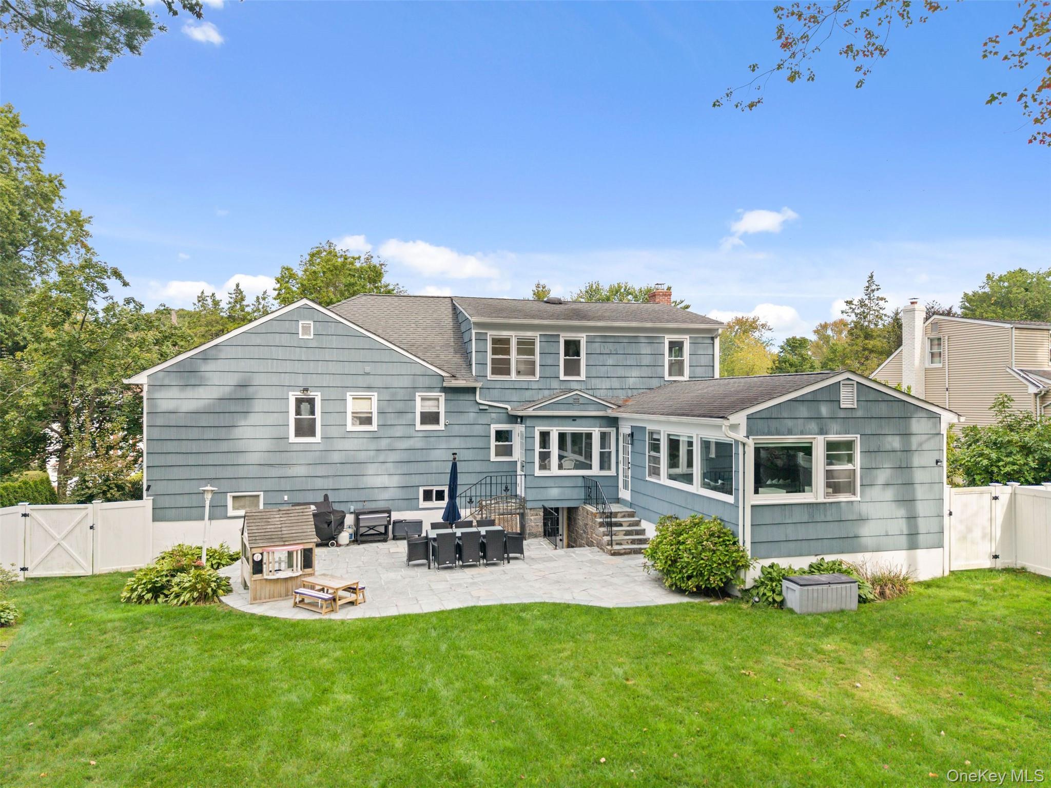 17 Donald Drive, New Rochelle, NY 10804