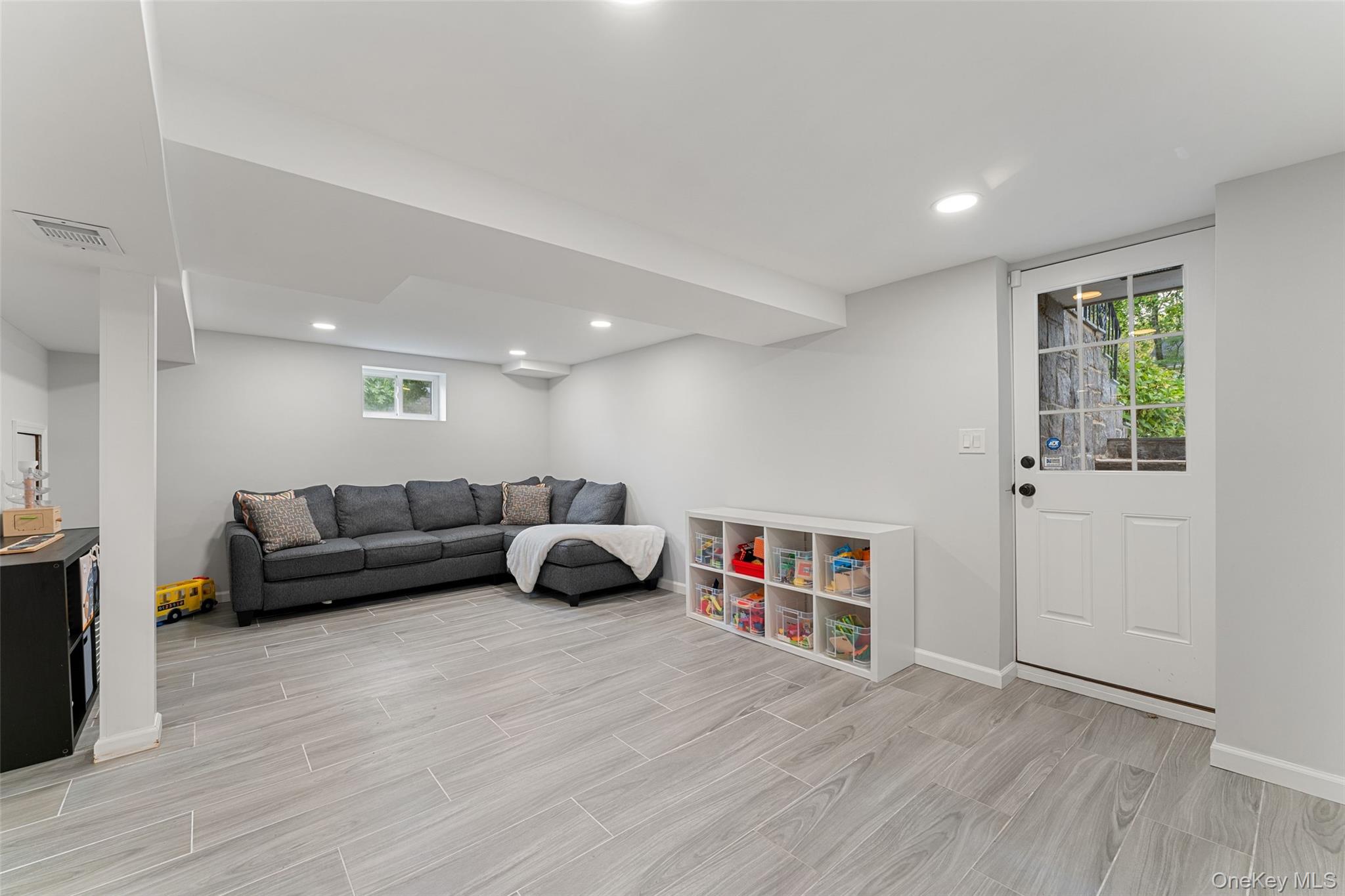 17 Donald Drive, New Rochelle, NY 10804