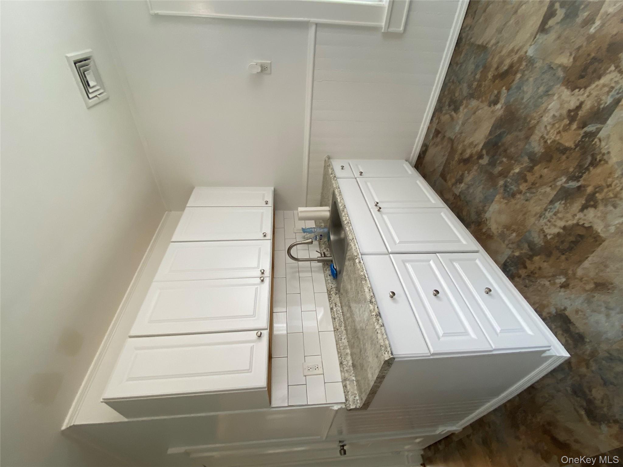 21 Lincoln Avenue # 2, Poughkeepsie, NY 12601