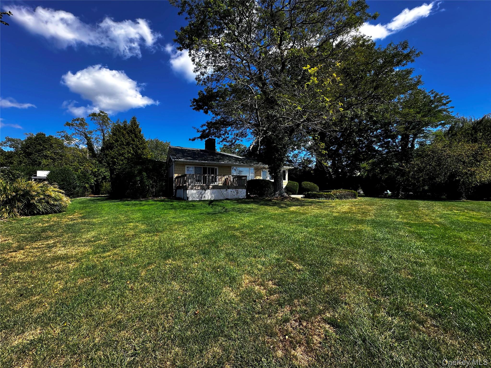 1090 Bayhead Drive, Mamaroneck, NY 10543