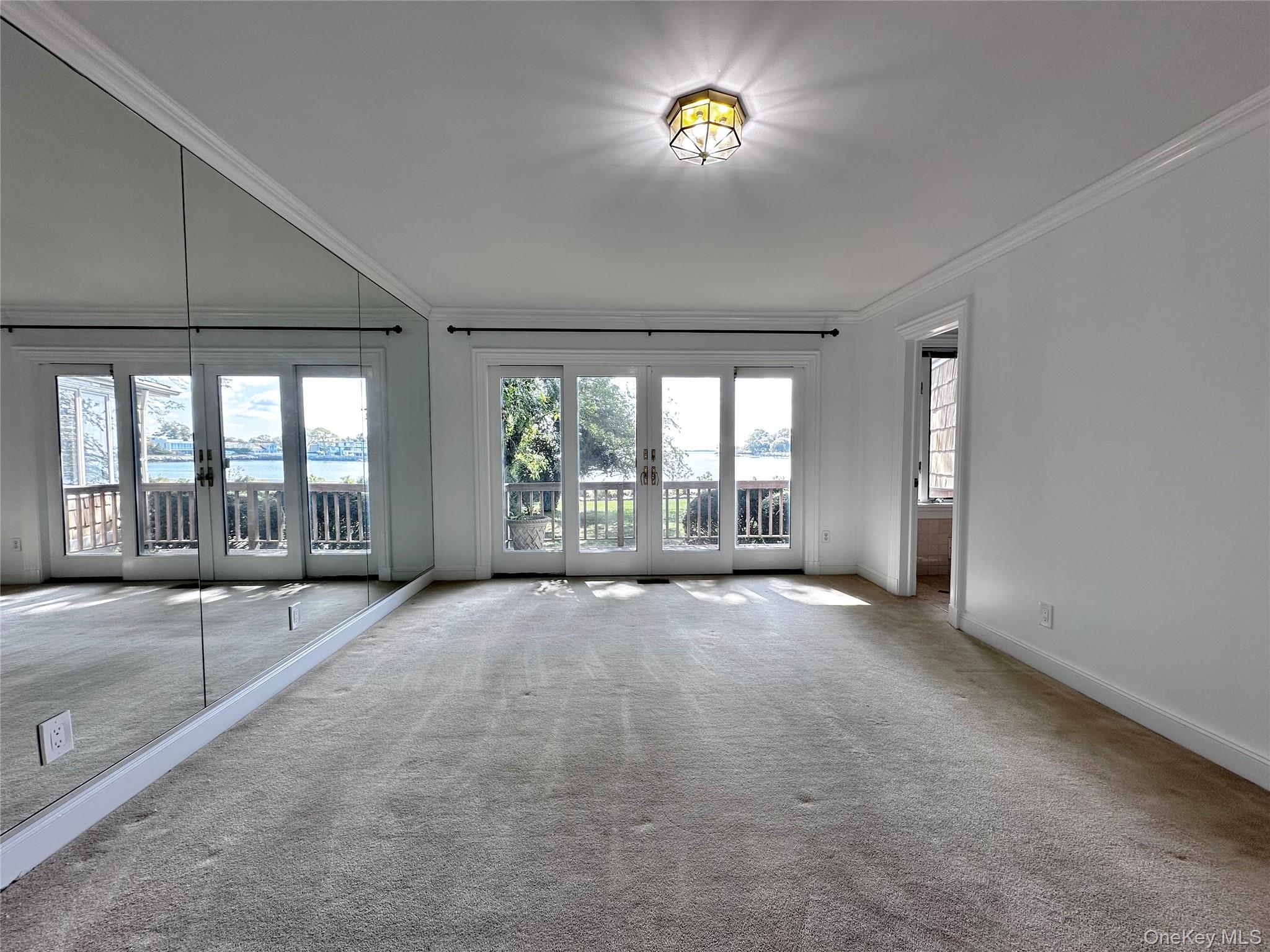 1090 Bayhead Drive, Mamaroneck, NY 10543