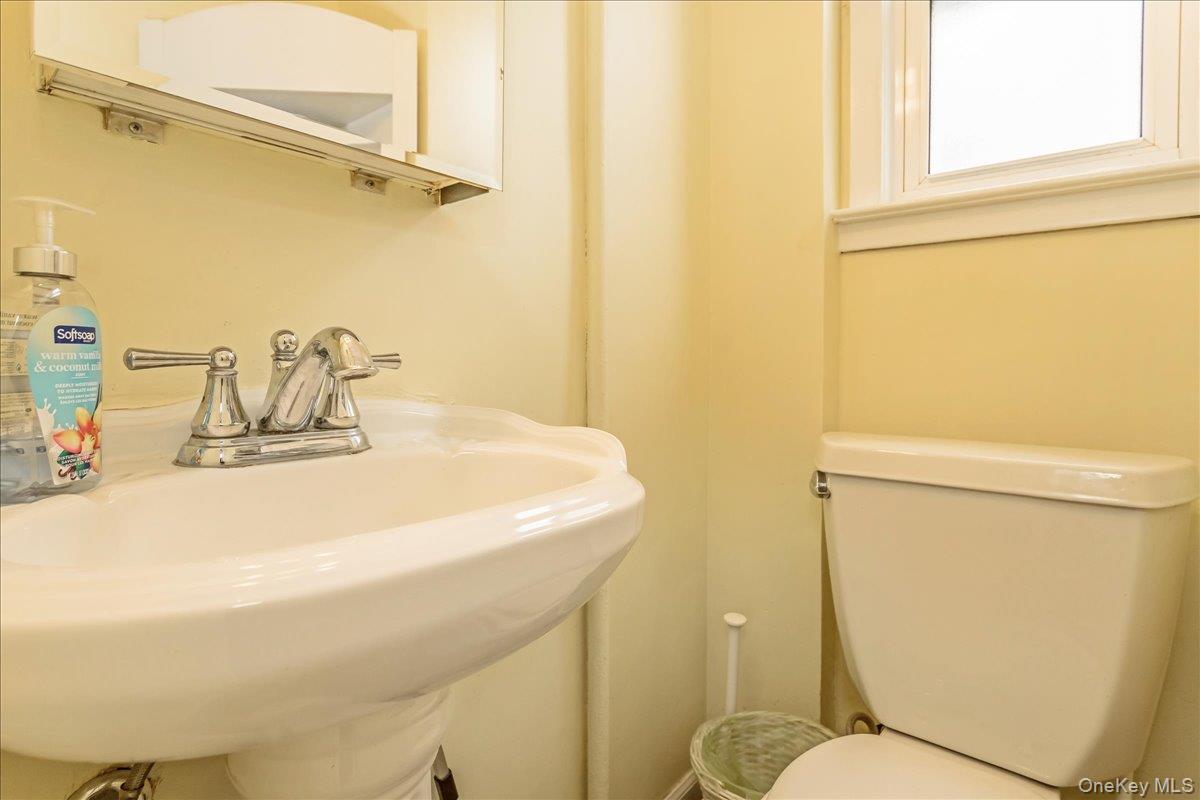 90 Jackson Road, Valley Stream, NY 11581