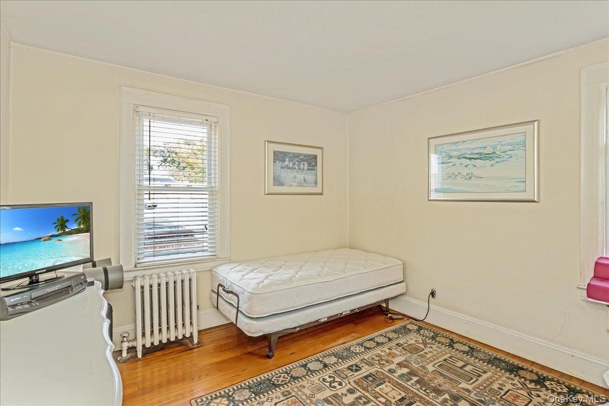 90 Jackson Road, Valley Stream, NY 11581