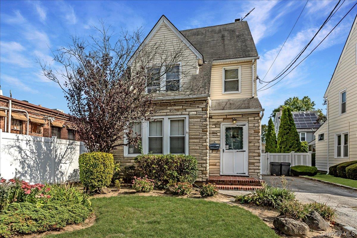 90 Jackson Road, Valley Stream, NY 11581