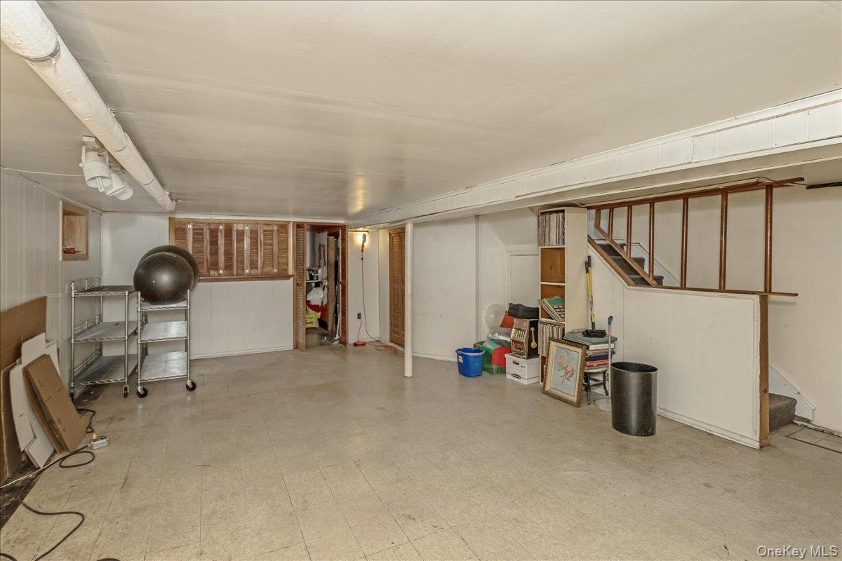 90 Jackson Road, Valley Stream, NY 11581