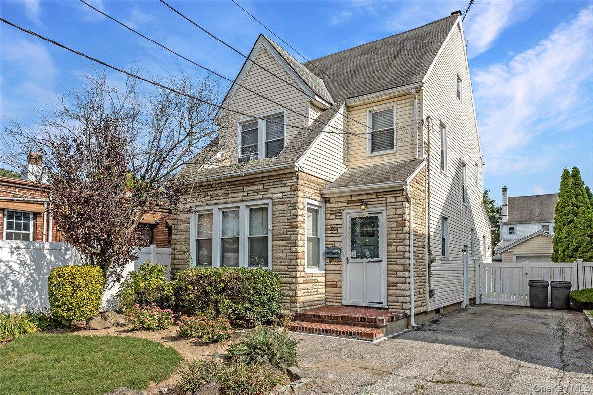 90 Jackson Road, Valley Stream, NY 11581