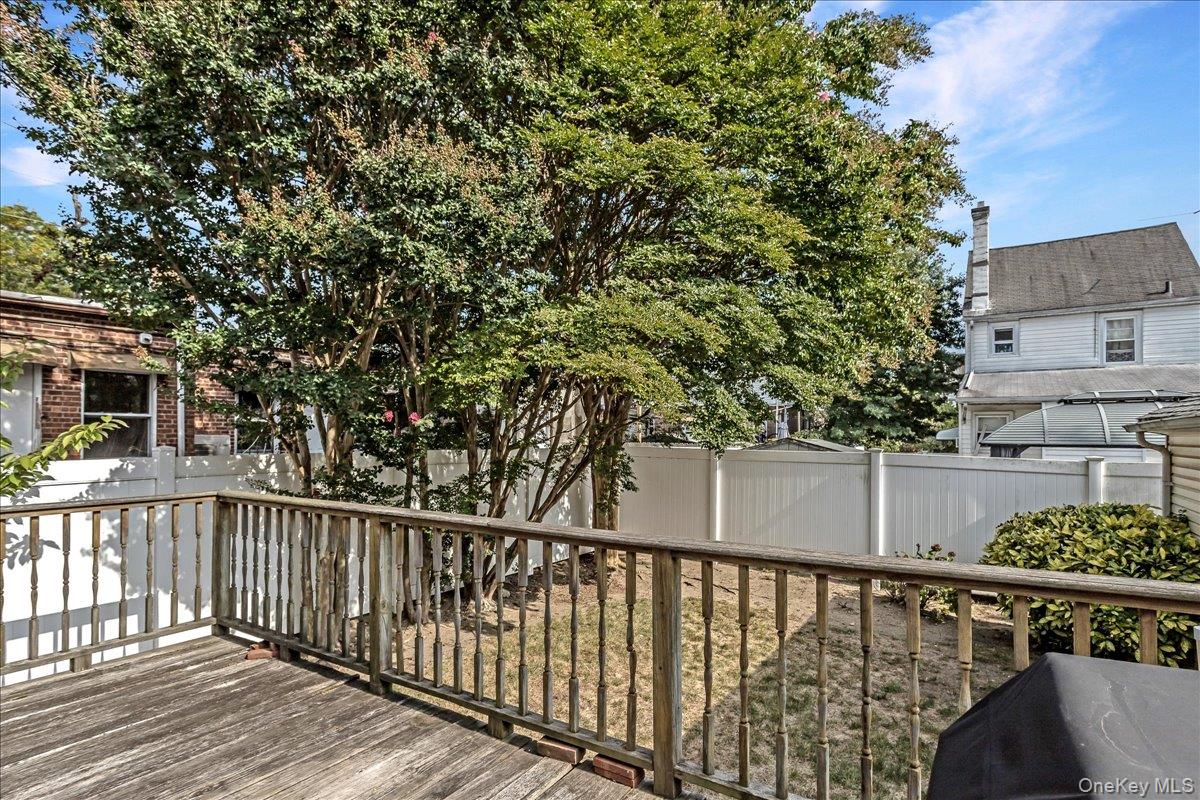 90 Jackson Road, Valley Stream, NY 11581