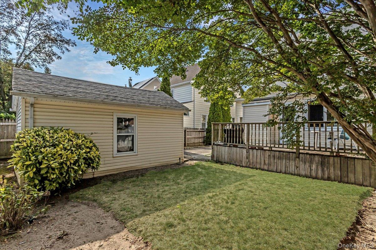 90 Jackson Road, Valley Stream, NY 11581