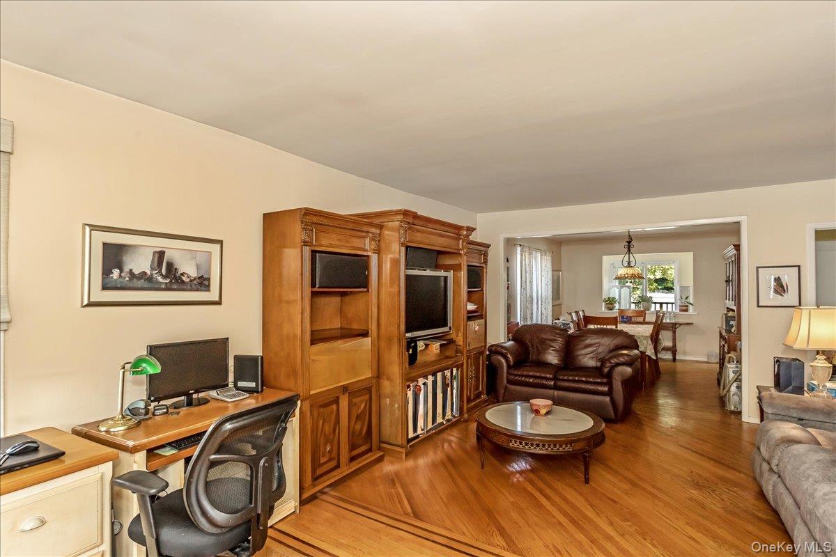 90 Jackson Road, Valley Stream, NY 11581