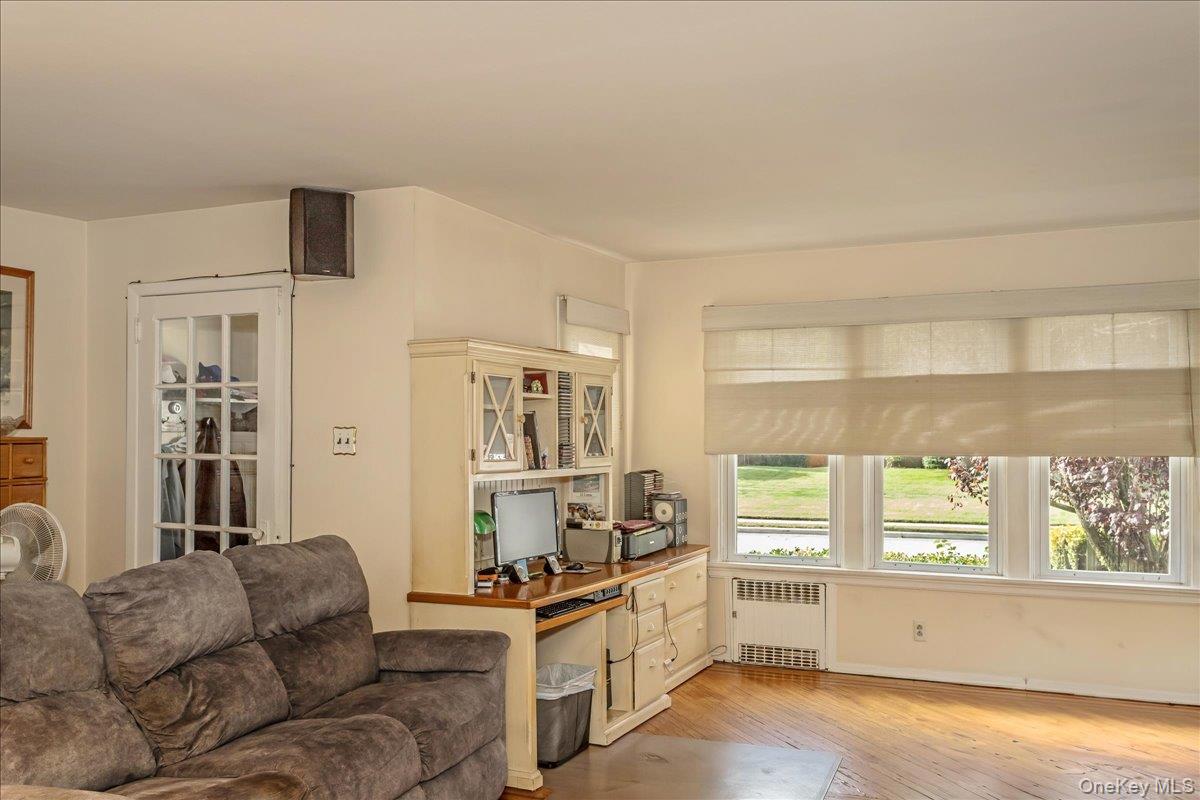 90 Jackson Road, Valley Stream, NY 11581