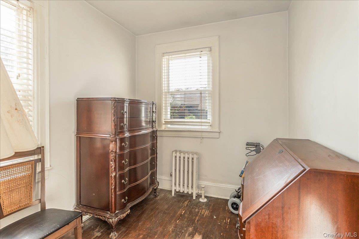 90 Jackson Road, Valley Stream, NY 11581