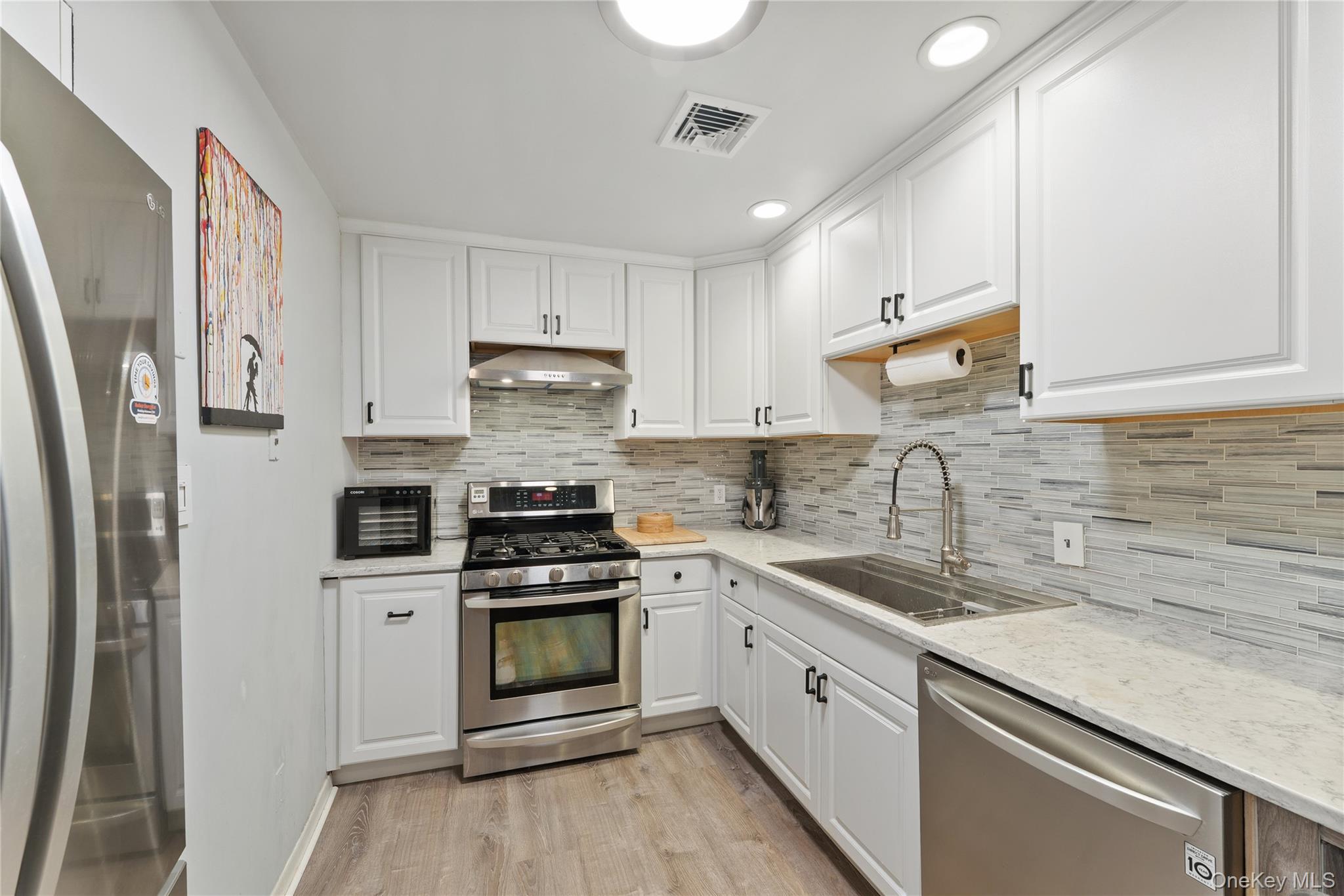 147 I U Willets Road, Albertson, NY 11507