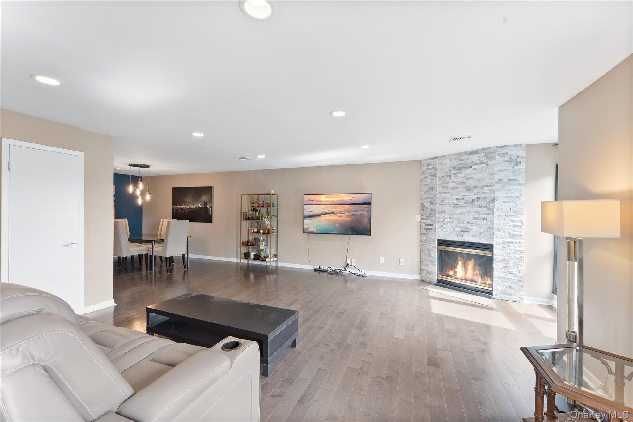 147 I U Willets Road, Albertson, NY 11507