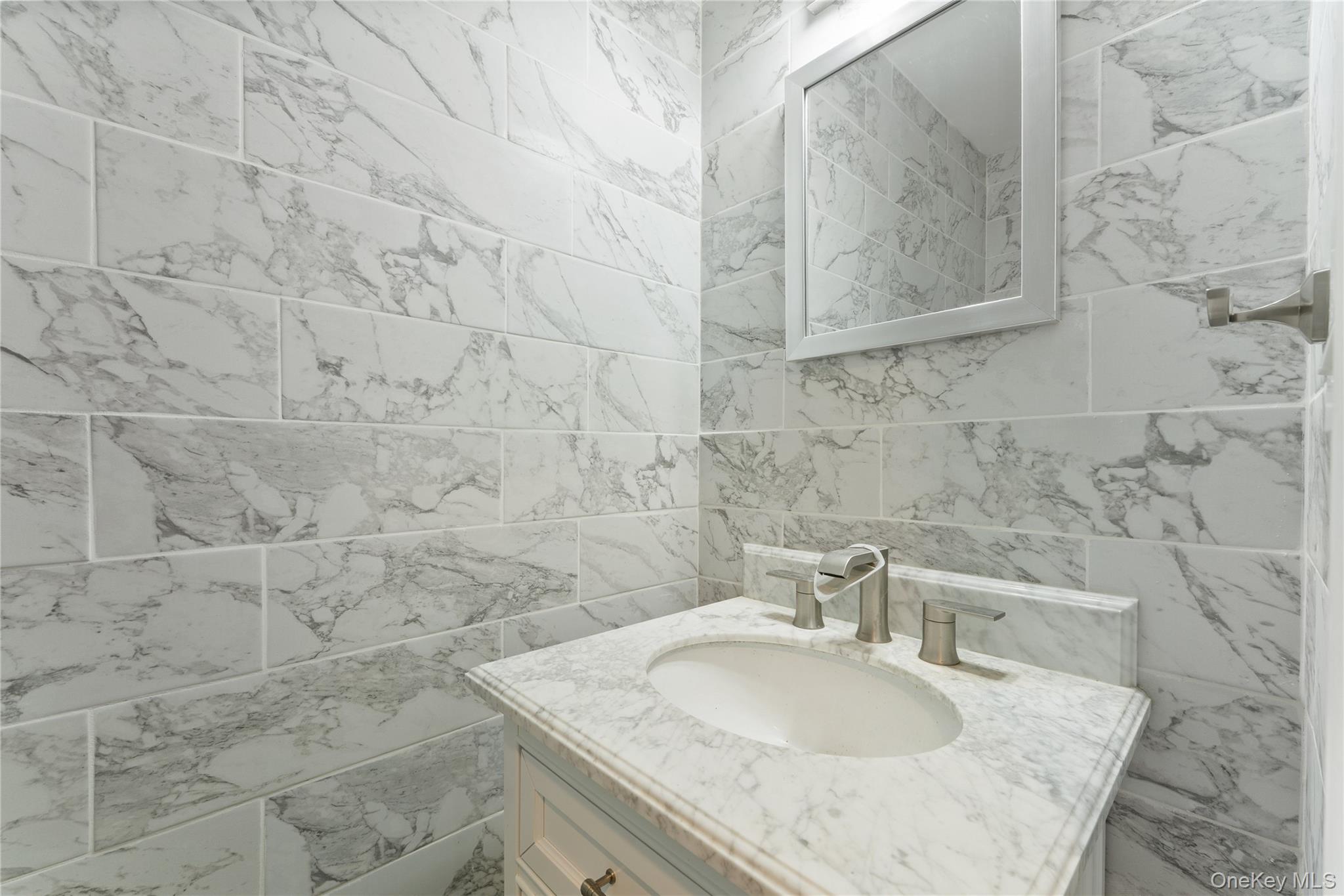 147 I U Willets Road, Albertson, NY 11507