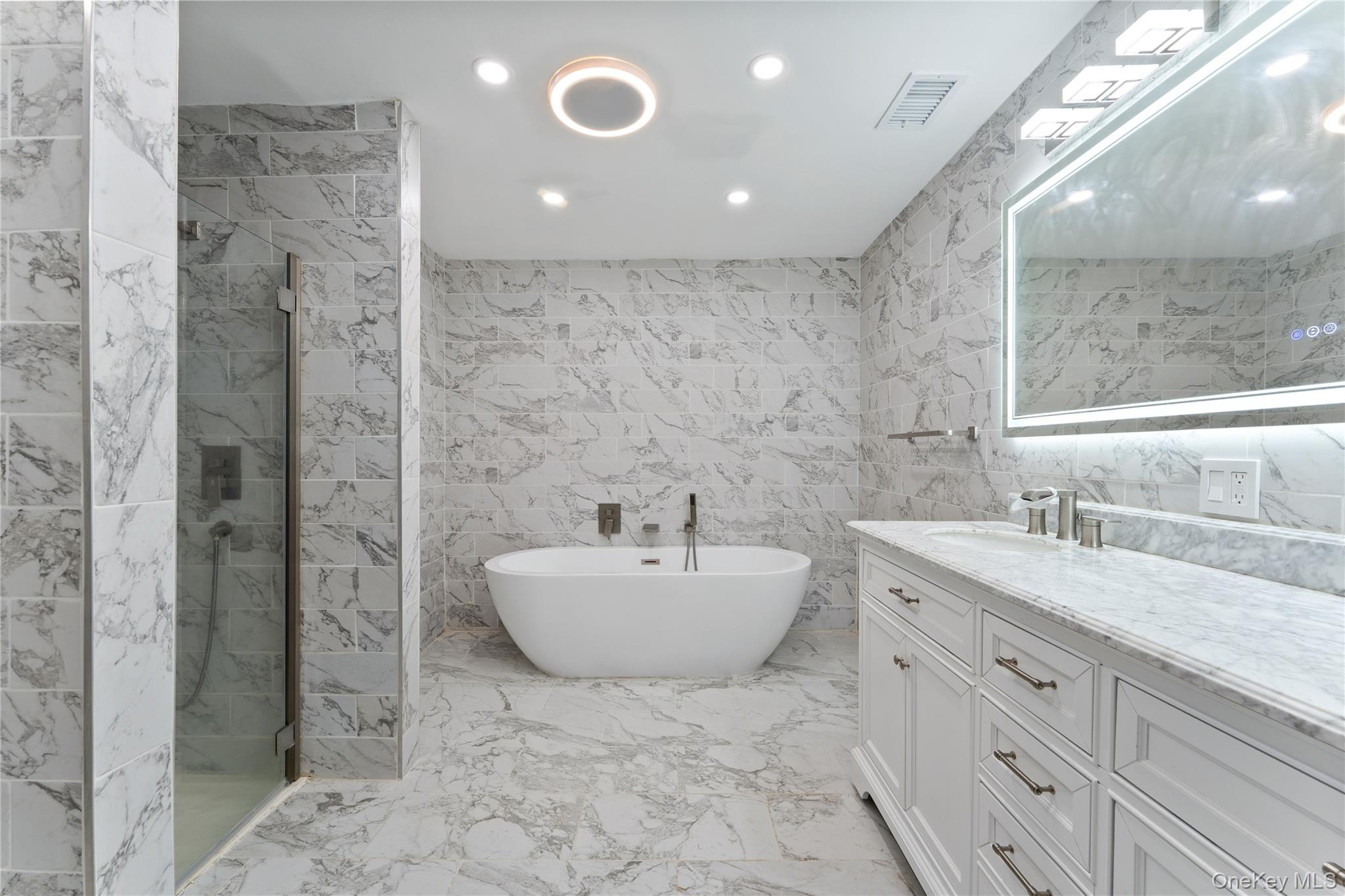 147 I U Willets Road, Albertson, NY 11507