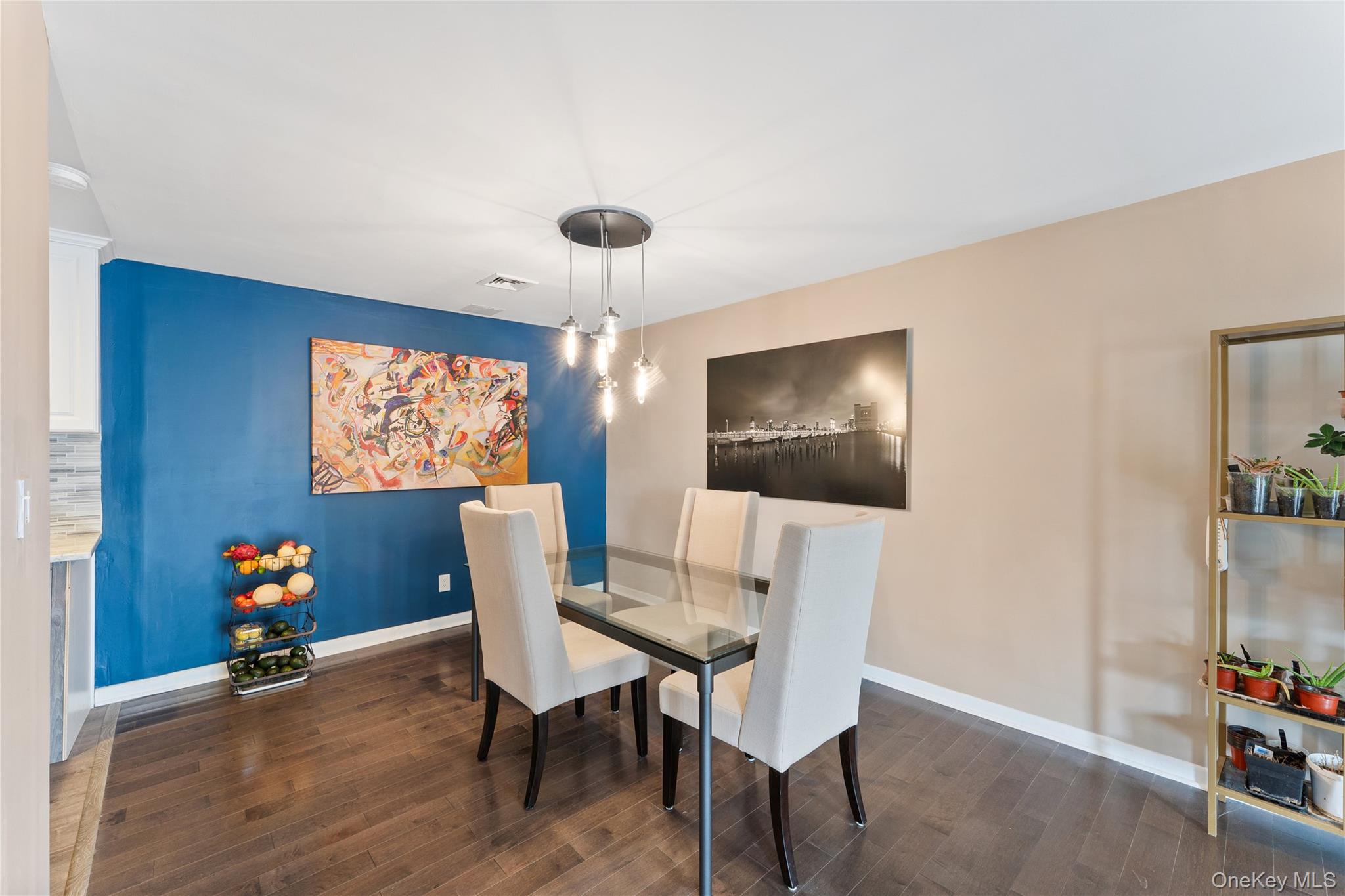 147 I U Willets Road, Albertson, NY 11507