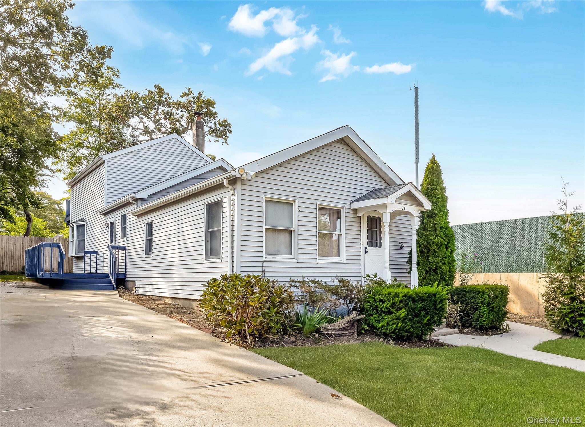 38 Woodmont Place, Farmingville, NY 11738