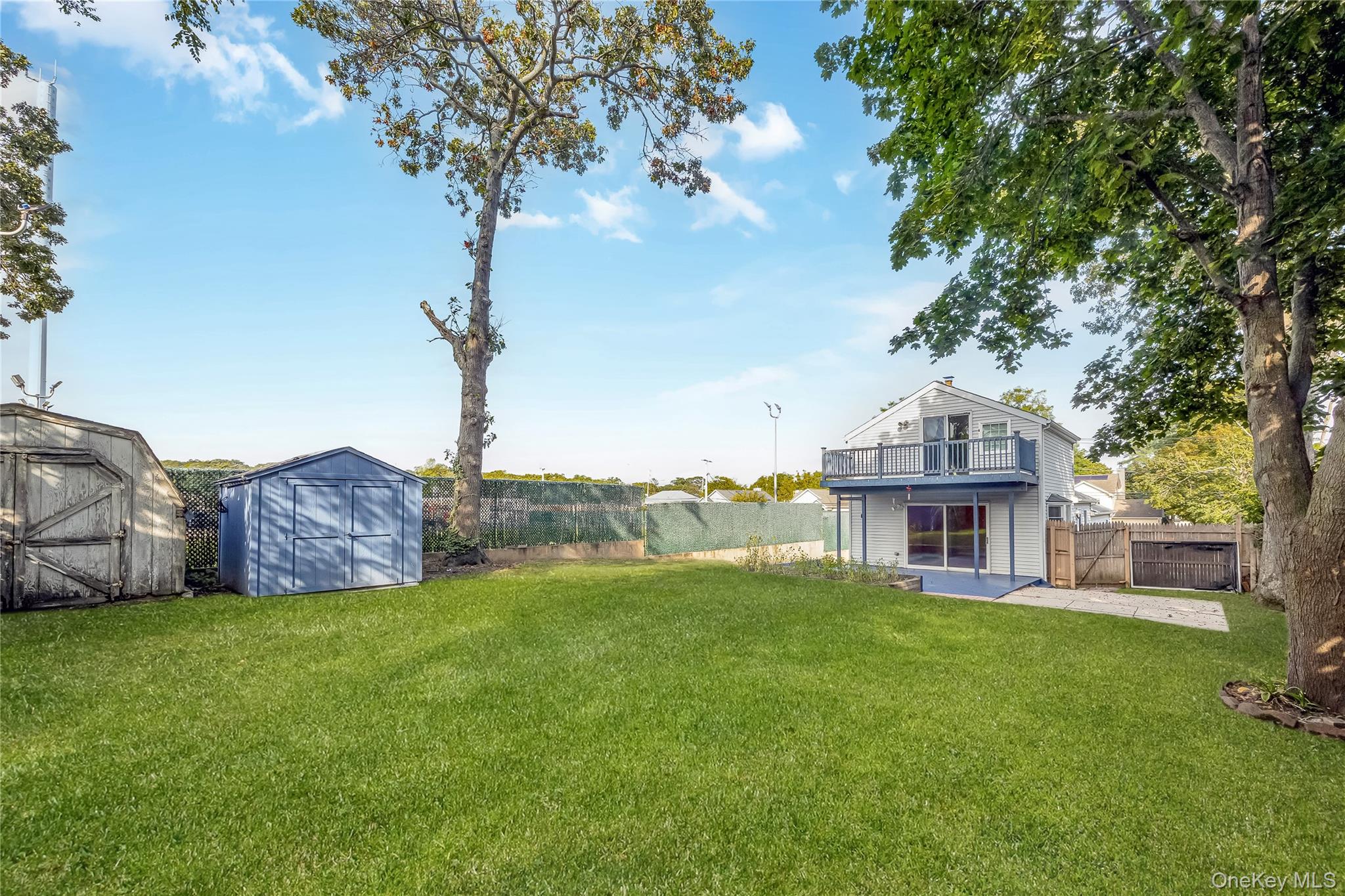 38 Woodmont Place, Farmingville, NY 11738