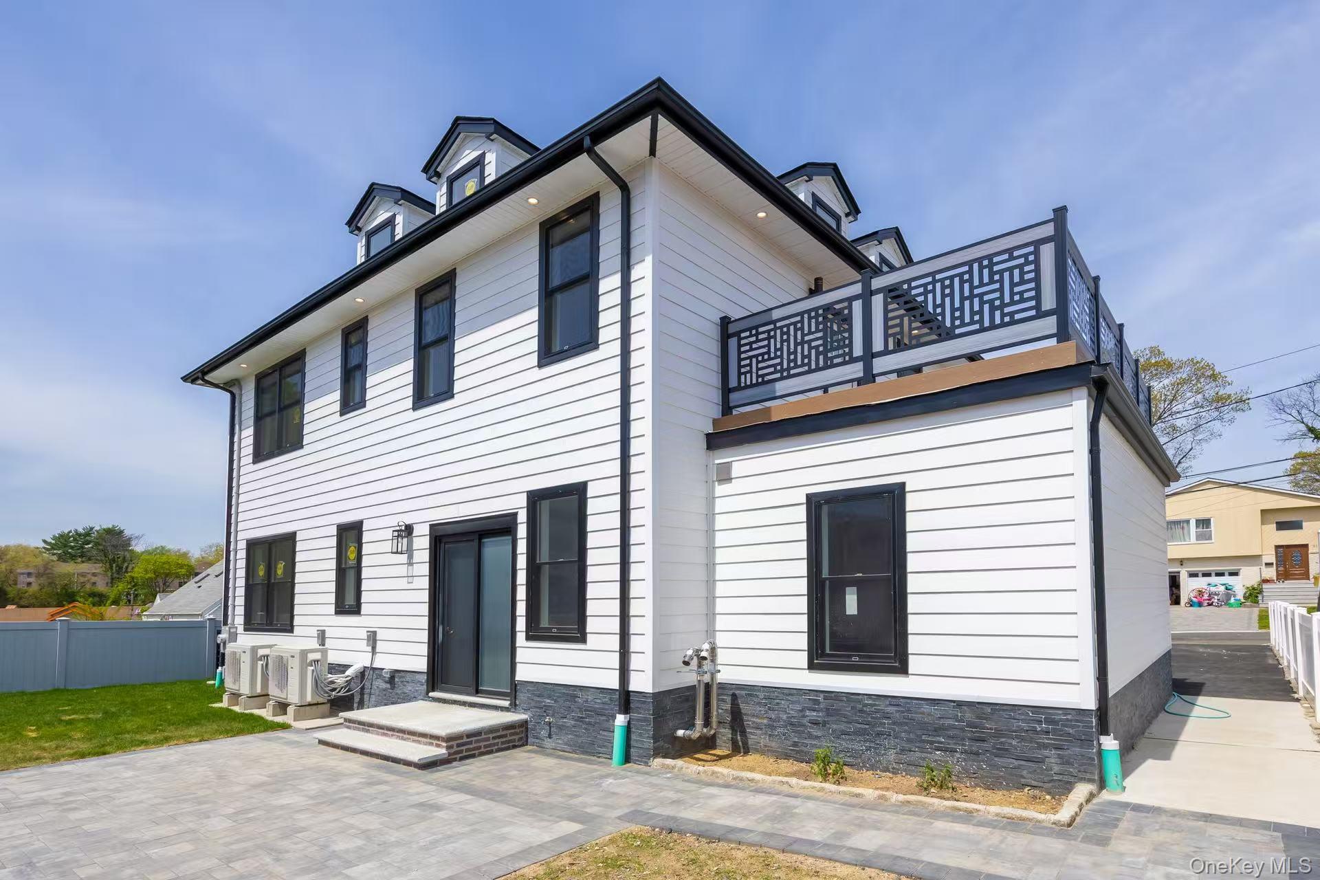 20 Genevieve Place, Great Neck, NY 11021