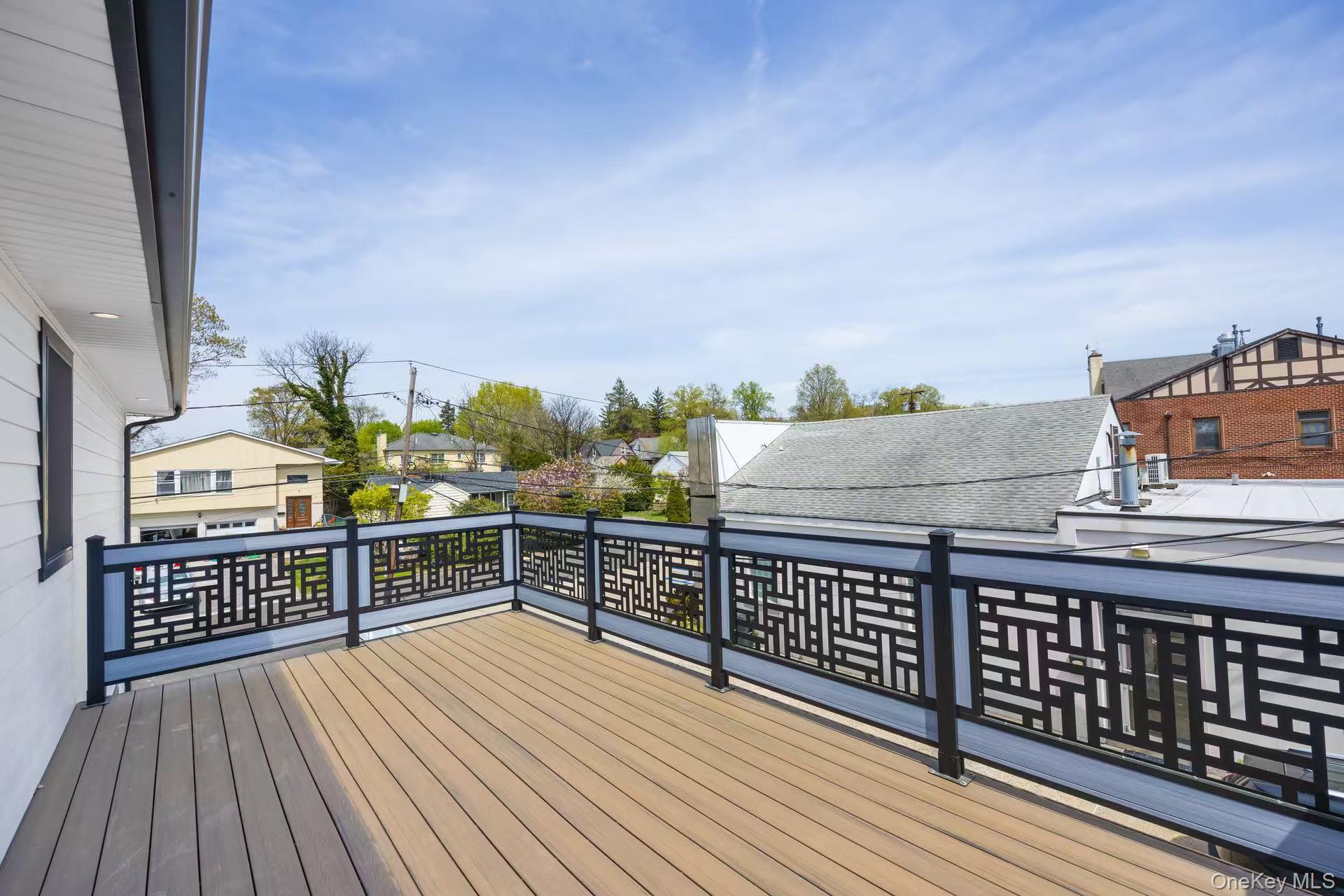 20 Genevieve Place, Great Neck, NY 11021