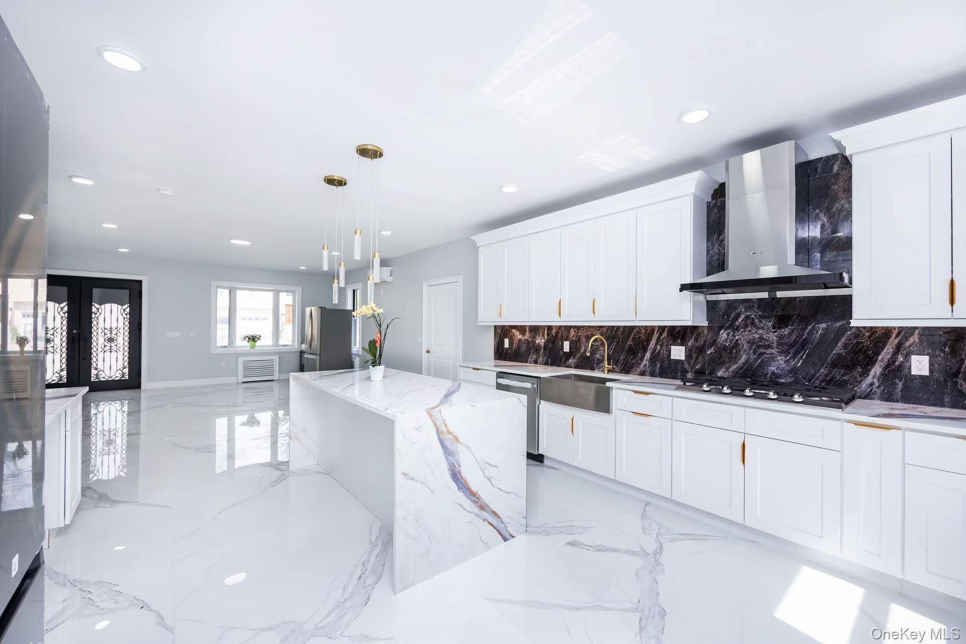 20 Genevieve Place, Great Neck, NY 11021